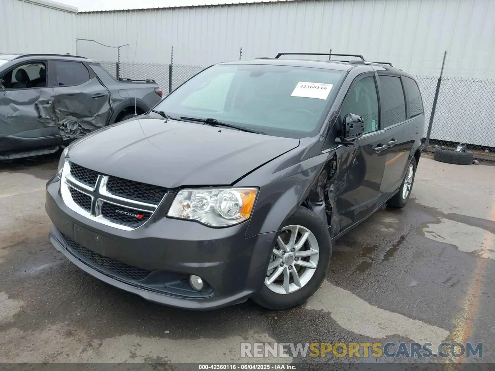 6 Photograph of a damaged car 2C4RDGCG2KR699461 DODGE GRAND CARAVAN 2019
