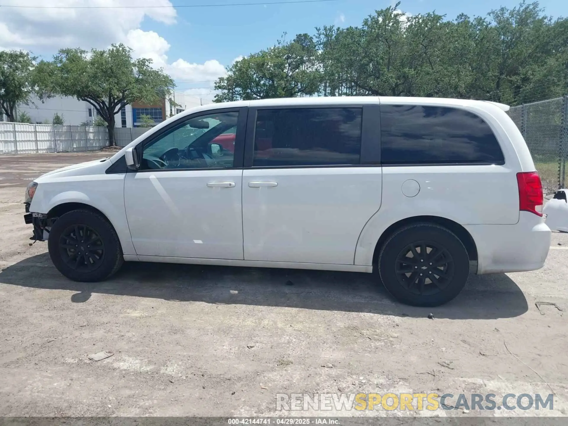 15 Photograph of a damaged car 2C4RDGCG2KR723127 DODGE GRAND CARAVAN 2019