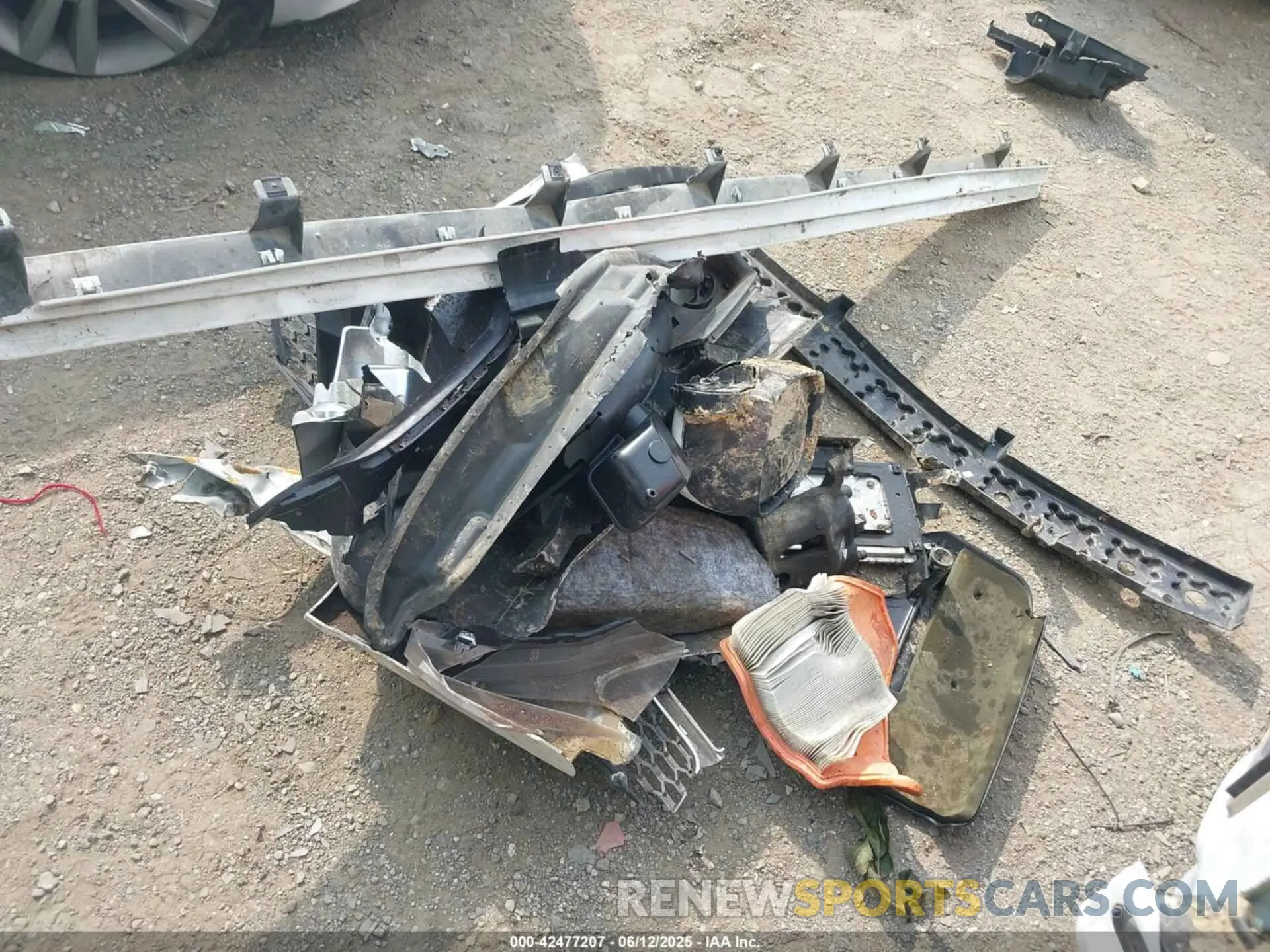 10 Photograph of a damaged car 2C4RDGCG2KR726173 DODGE GRAND CARAVAN 2019