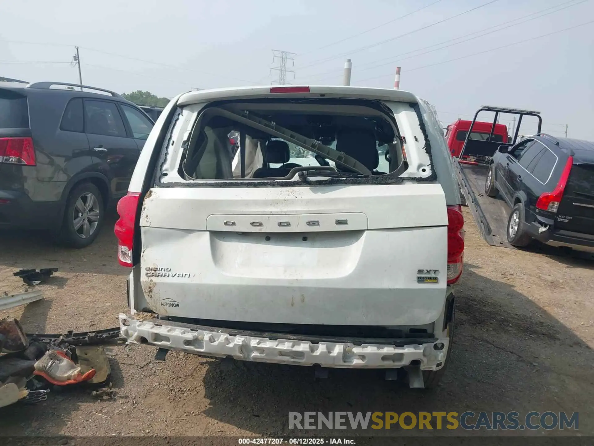 15 Photograph of a damaged car 2C4RDGCG2KR726173 DODGE GRAND CARAVAN 2019