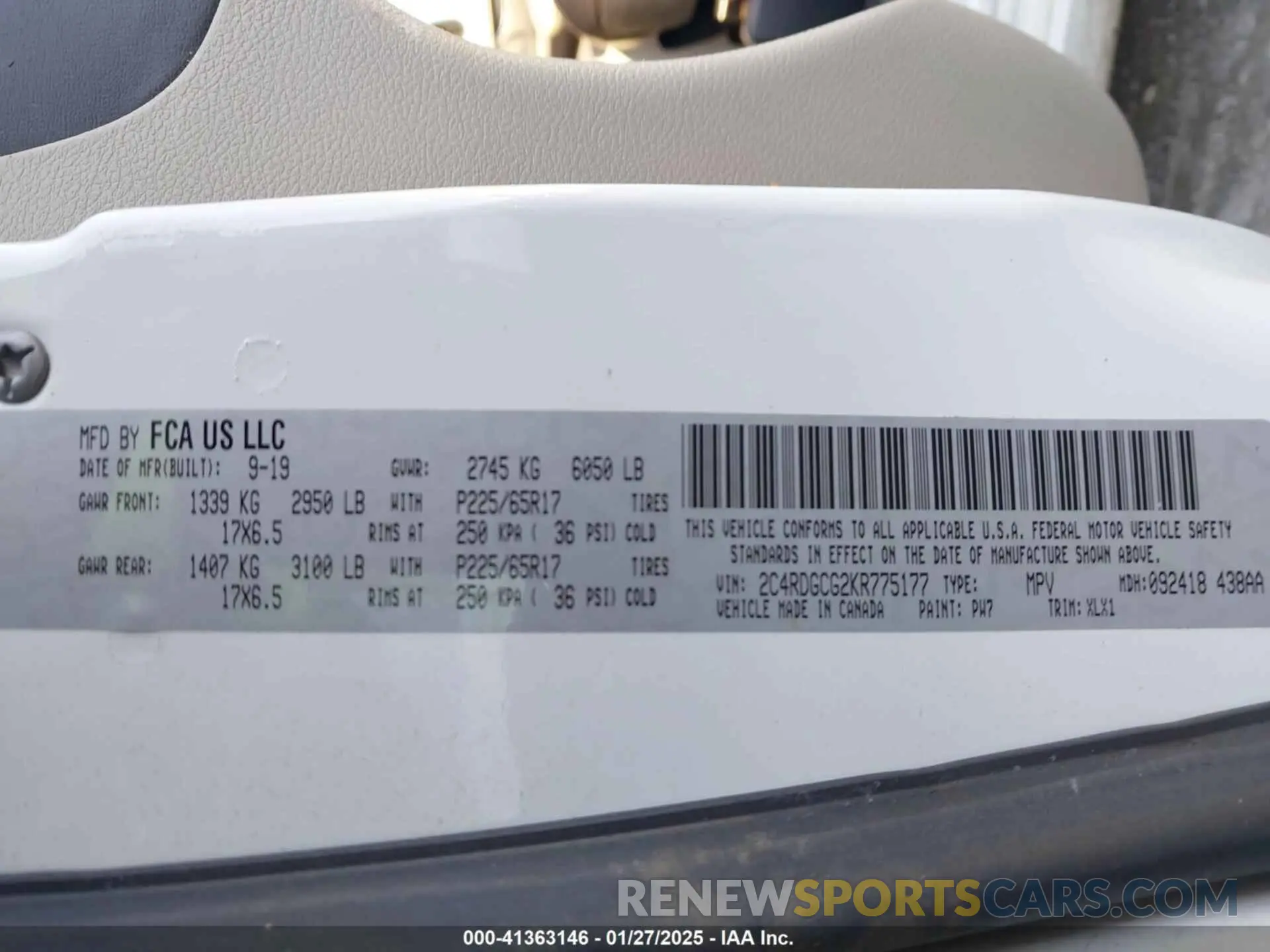 9 Photograph of a damaged car 2C4RDGCG2KR775177 DODGE GRAND CARAVAN 2019