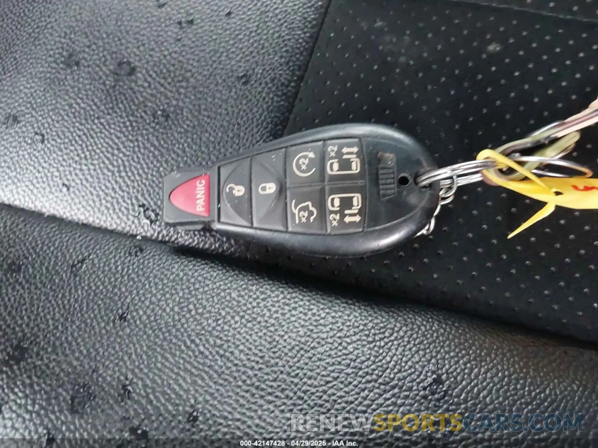 11 Photograph of a damaged car 2C4RDGCG3KR513667 DODGE GRAND CARAVAN 2019