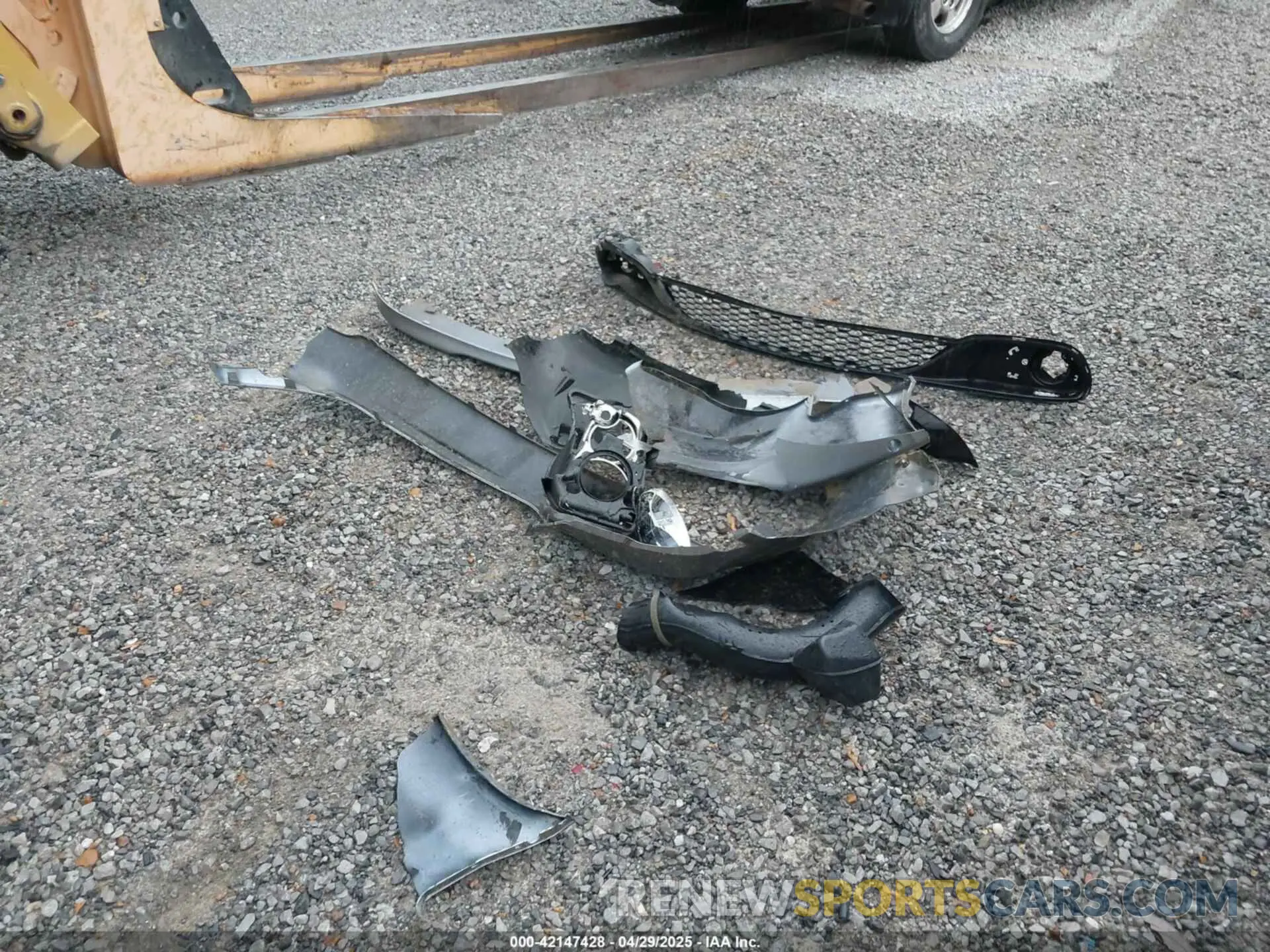 12 Photograph of a damaged car 2C4RDGCG3KR513667 DODGE GRAND CARAVAN 2019
