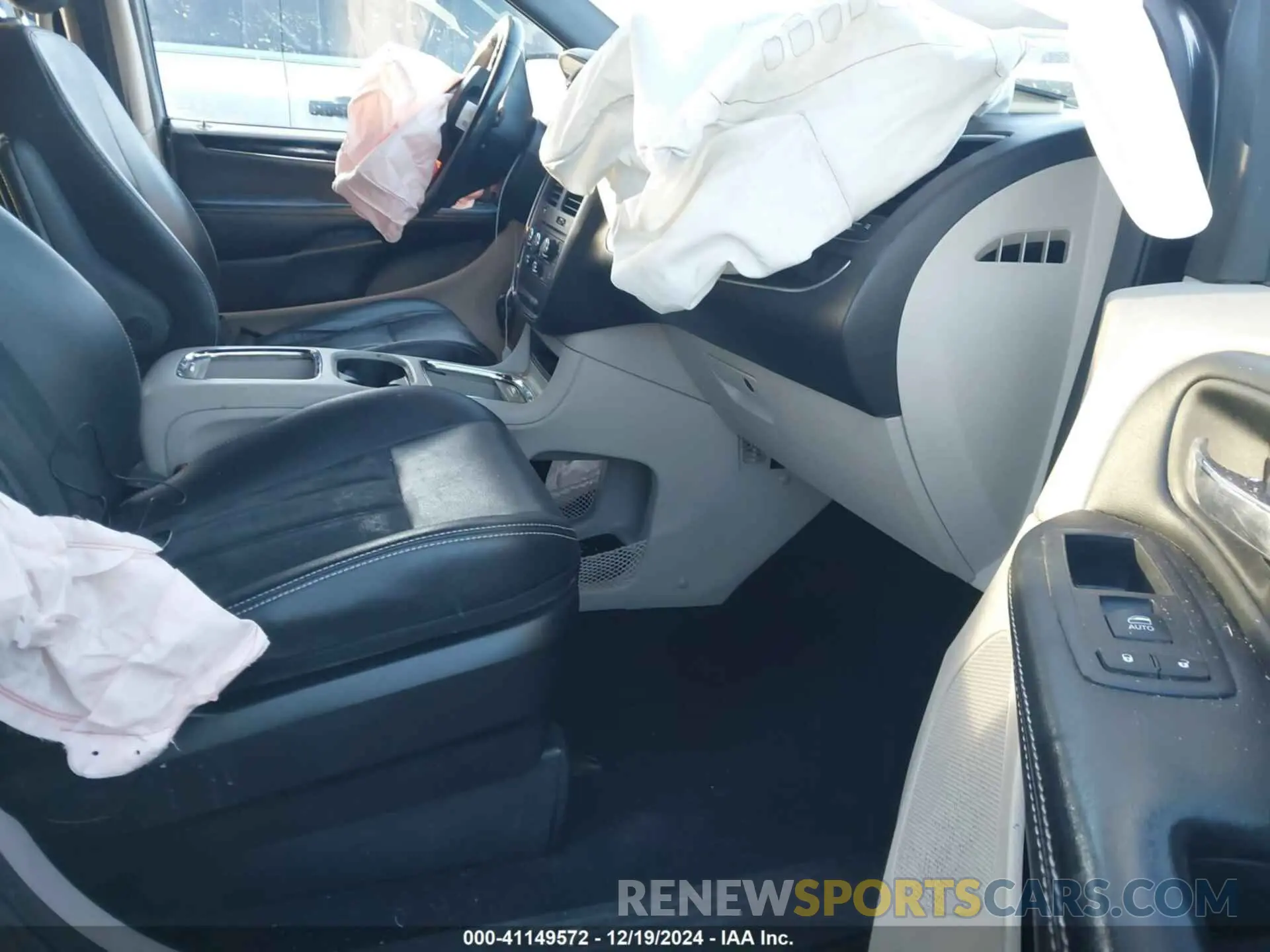 5 Photograph of a damaged car 2C4RDGCG3KR514530 DODGE GRAND CARAVAN 2019