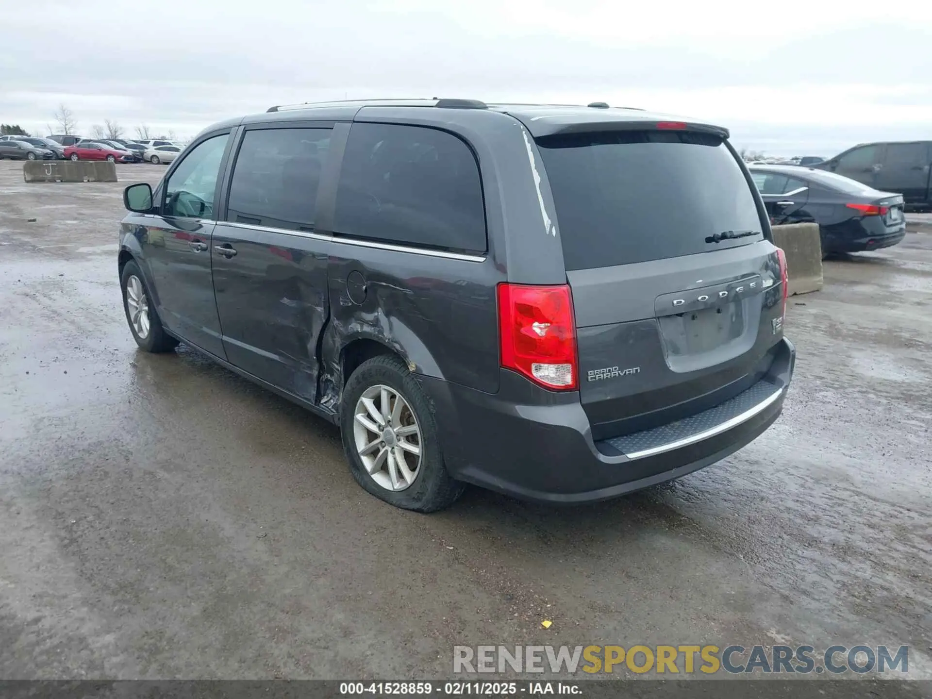3 Photograph of a damaged car 2C4RDGCG3KR543221 DODGE GRAND CARAVAN 2019
