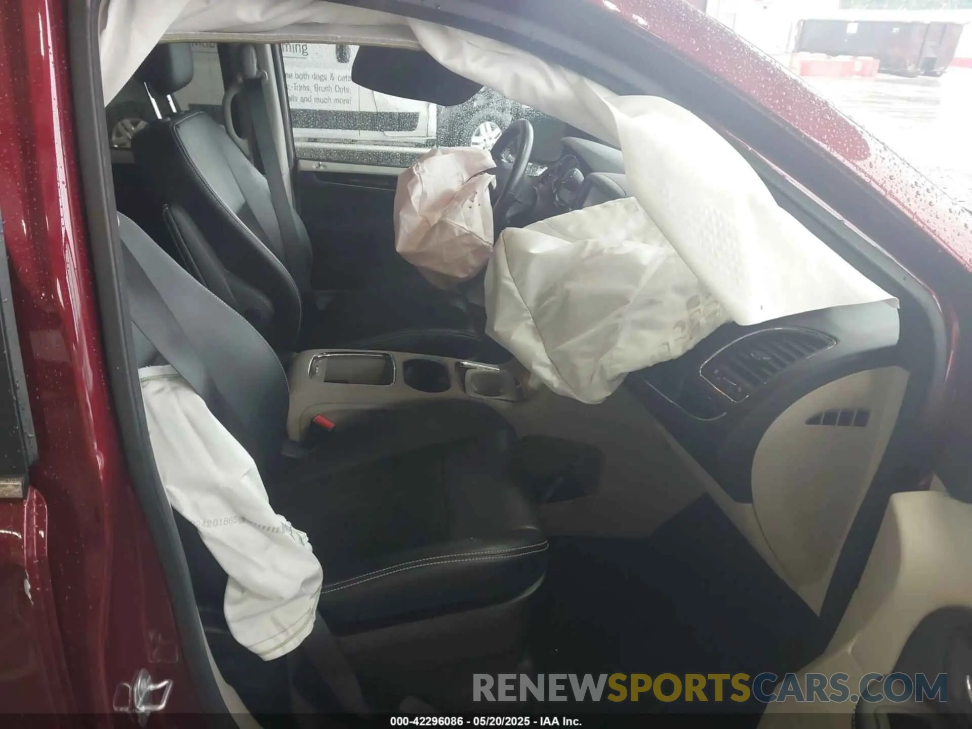 5 Photograph of a damaged car 2C4RDGCG3KR586215 DODGE GRAND CARAVAN 2019