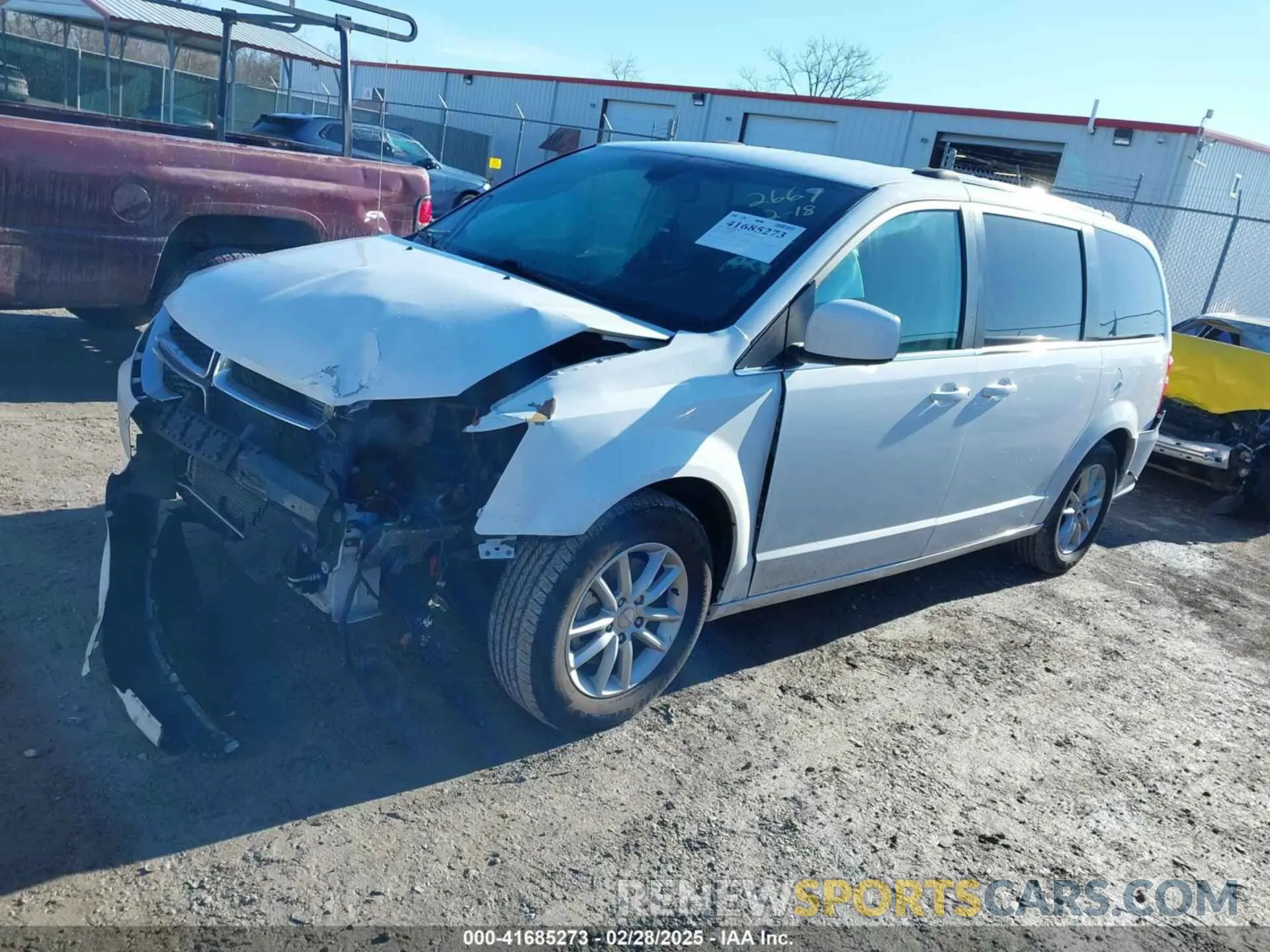 2 Photograph of a damaged car 2C4RDGCG3KR752667 DODGE GRAND CARAVAN 2019