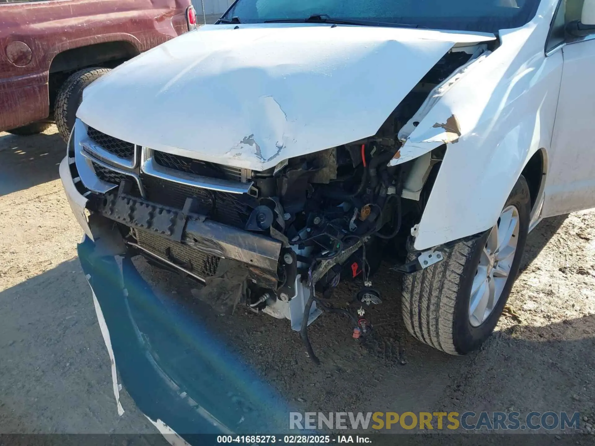 6 Photograph of a damaged car 2C4RDGCG3KR752667 DODGE GRAND CARAVAN 2019