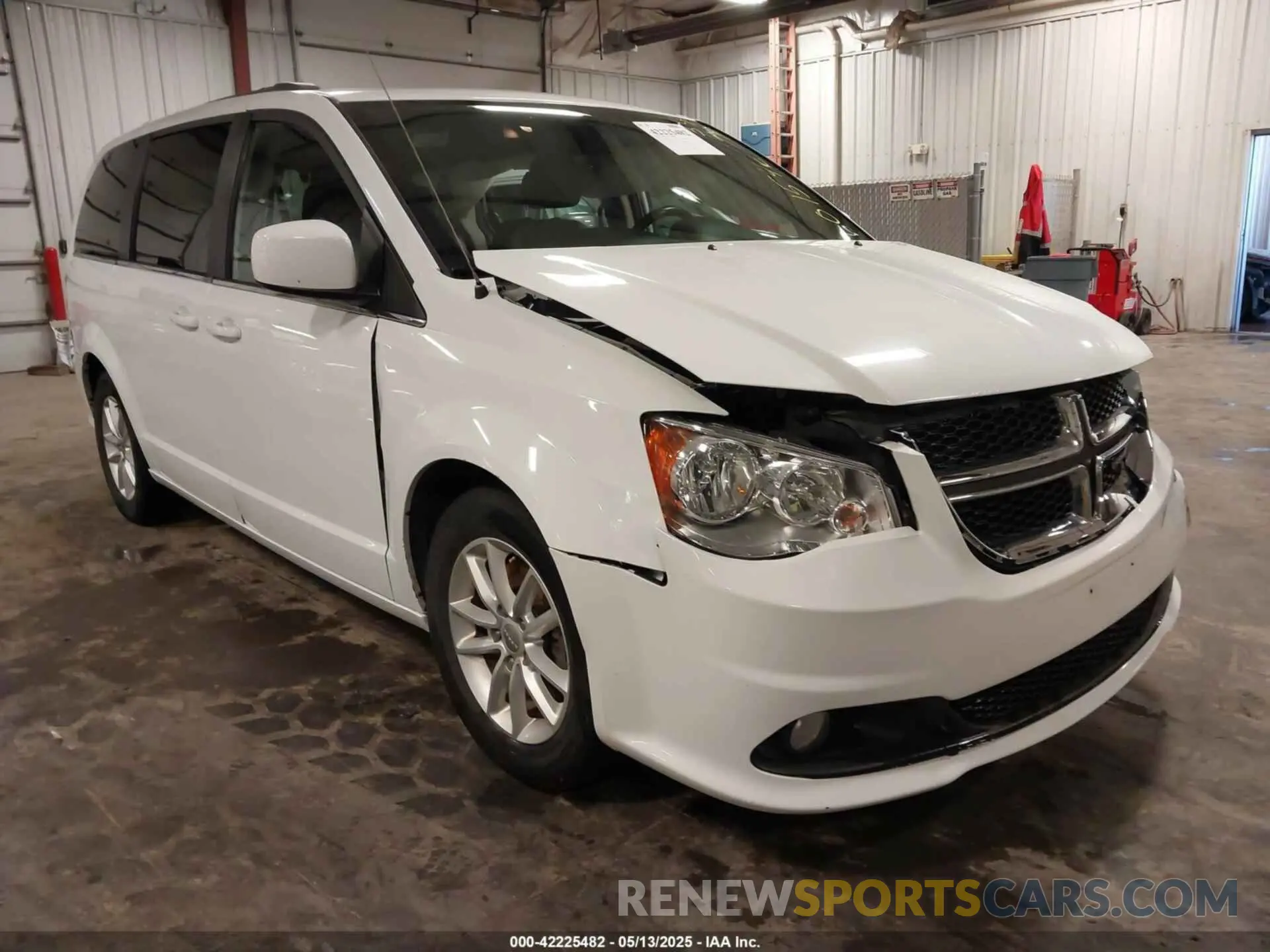 1 Фотография поврежденного автомобиля 2C4RDGCG4KR601546 DODGE GRAND CARAVAN 2019