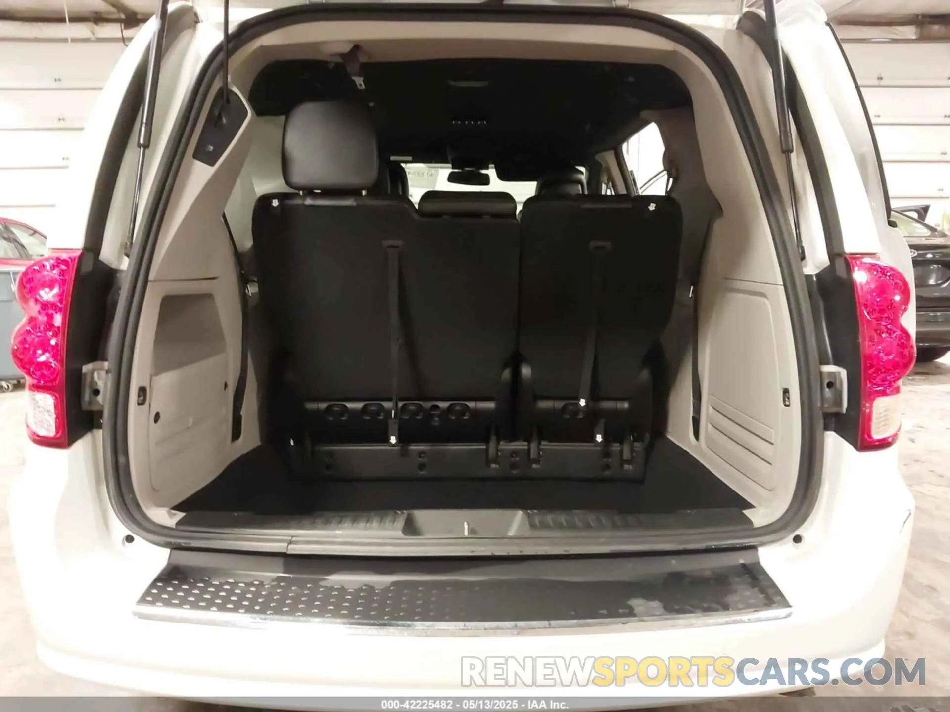 18 Фотография поврежденного автомобиля 2C4RDGCG4KR601546 DODGE GRAND CARAVAN 2019