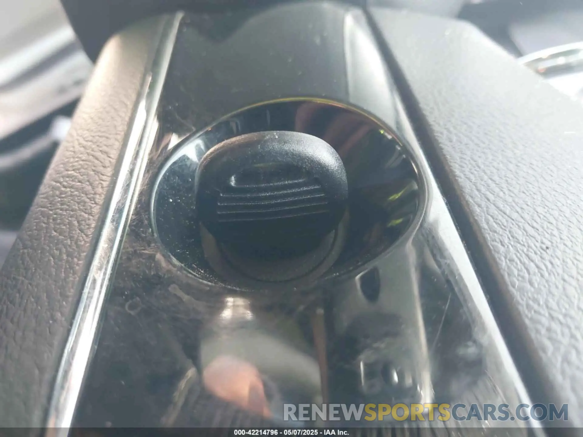 11 Photograph of a damaged car 2C4RDGCG4KR717670 DODGE GRAND CARAVAN 2019