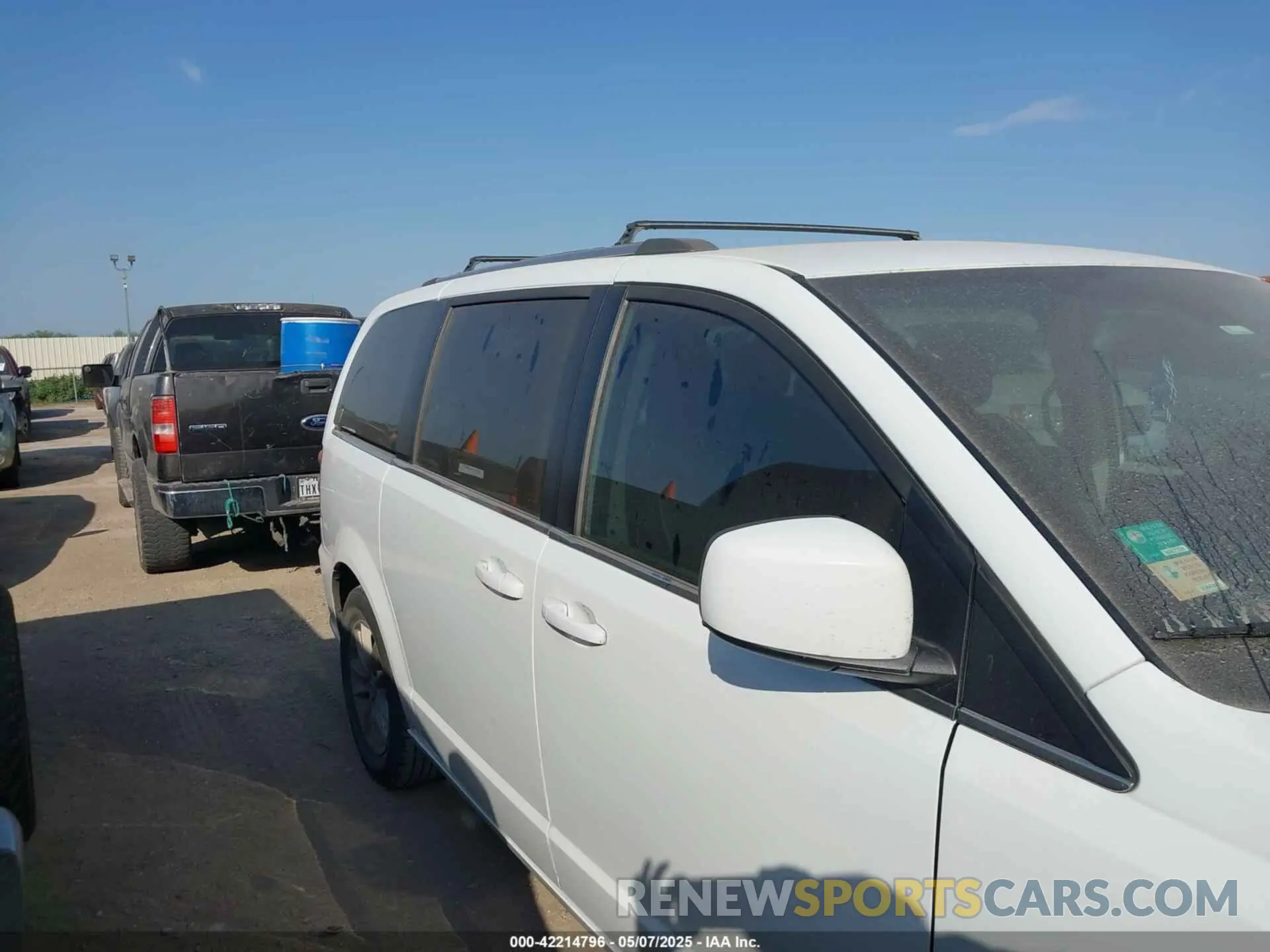 13 Photograph of a damaged car 2C4RDGCG4KR717670 DODGE GRAND CARAVAN 2019