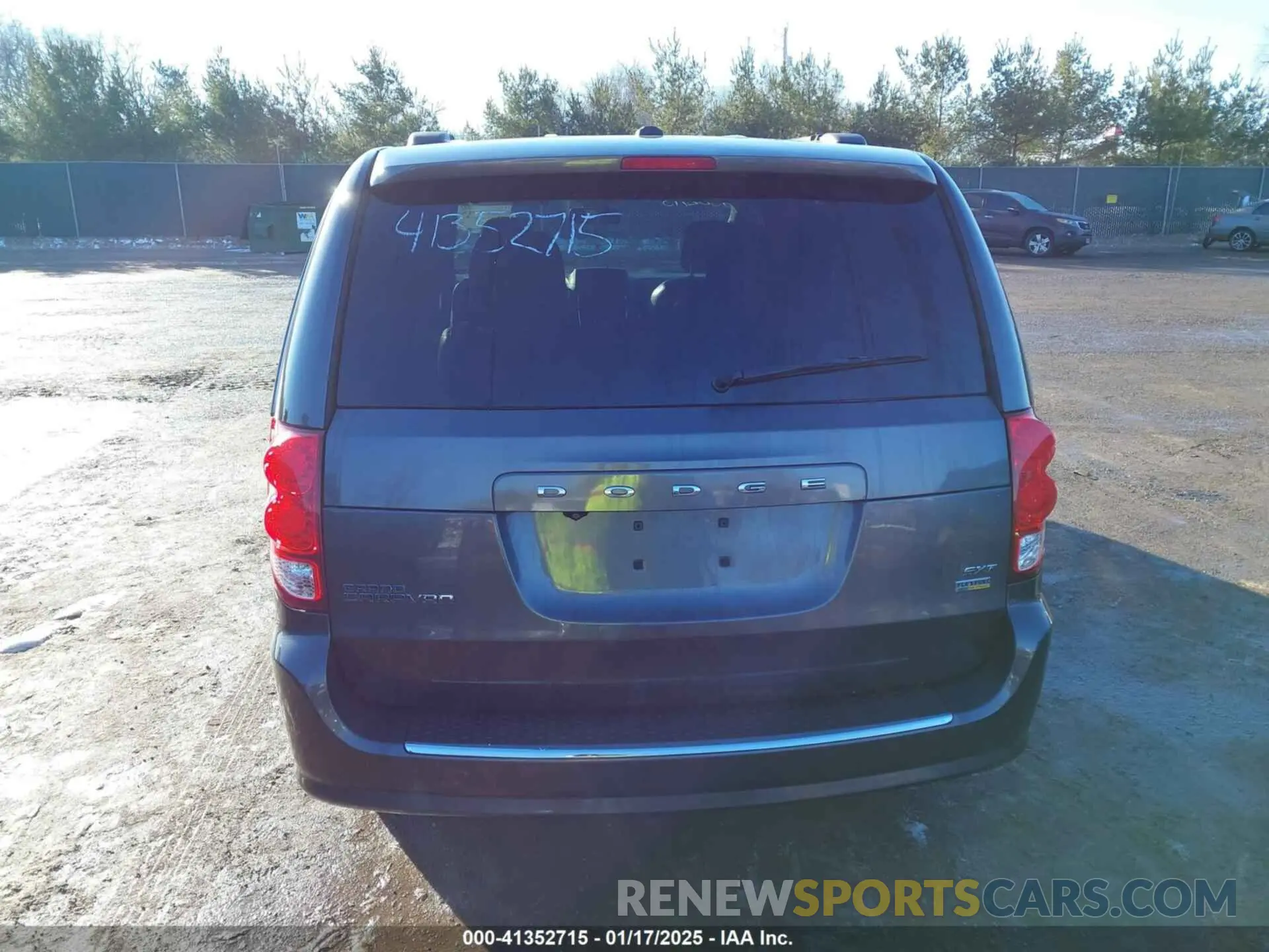 16 Photograph of a damaged car 2C4RDGCG5KR519471 DODGE GRAND CARAVAN 2019