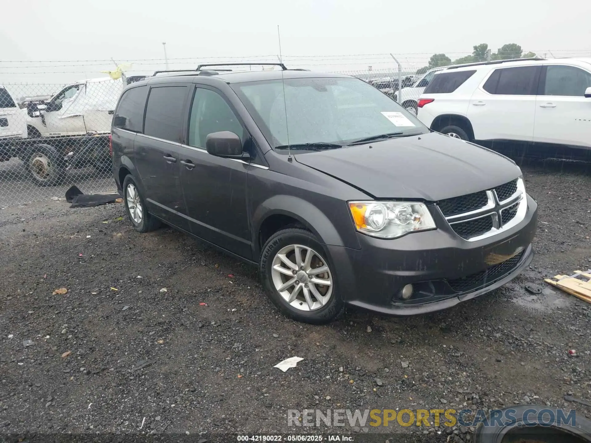 1 Фотография поврежденного автомобиля 2C4RDGCG5KR565883 DODGE GRAND CARAVAN 2019