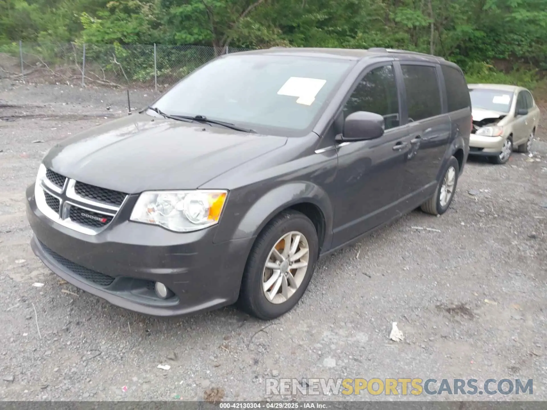 2 Photograph of a damaged car 2C4RDGCG5KR647015 DODGE GRAND CARAVAN 2019