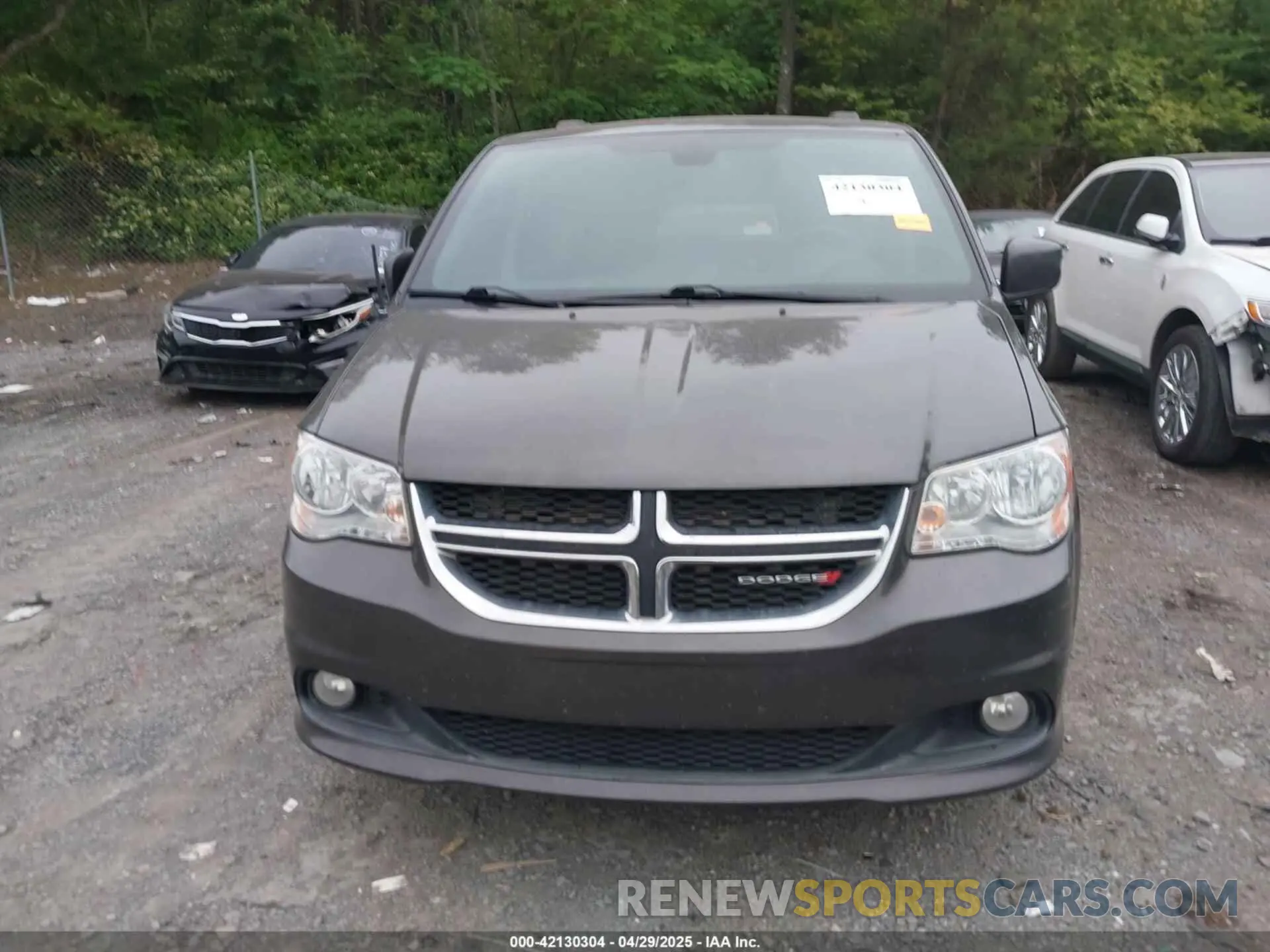 6 Photograph of a damaged car 2C4RDGCG5KR647015 DODGE GRAND CARAVAN 2019