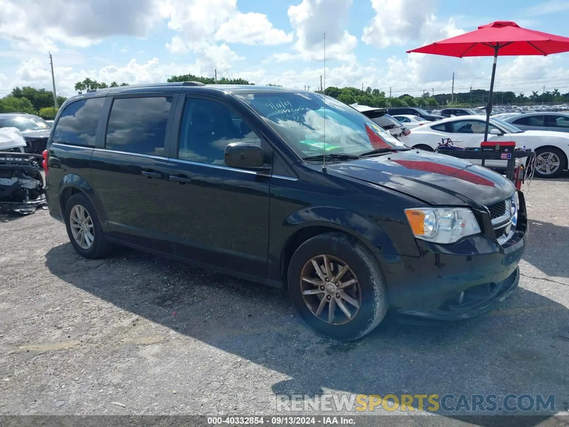 1 Photograph of a damaged car 2C4RDGCG5KR797853 DODGE GRAND CARAVAN 2019