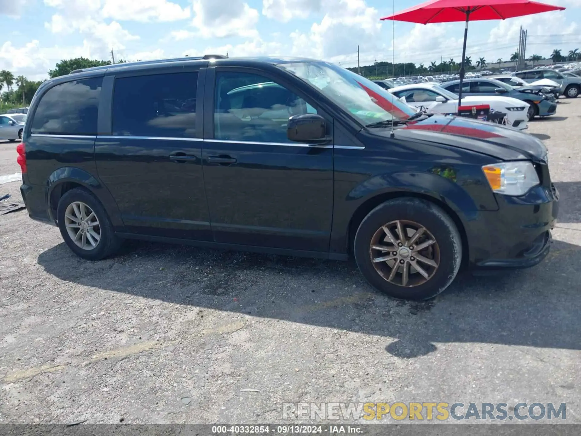 13 Photograph of a damaged car 2C4RDGCG5KR797853 DODGE GRAND CARAVAN 2019