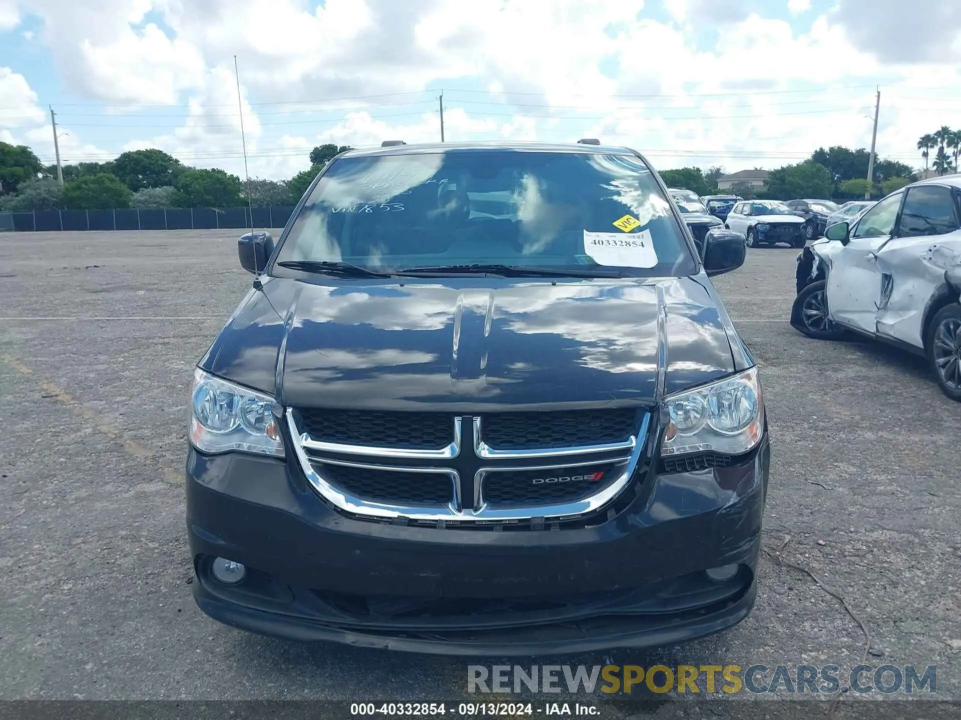6 Photograph of a damaged car 2C4RDGCG5KR797853 DODGE GRAND CARAVAN 2019