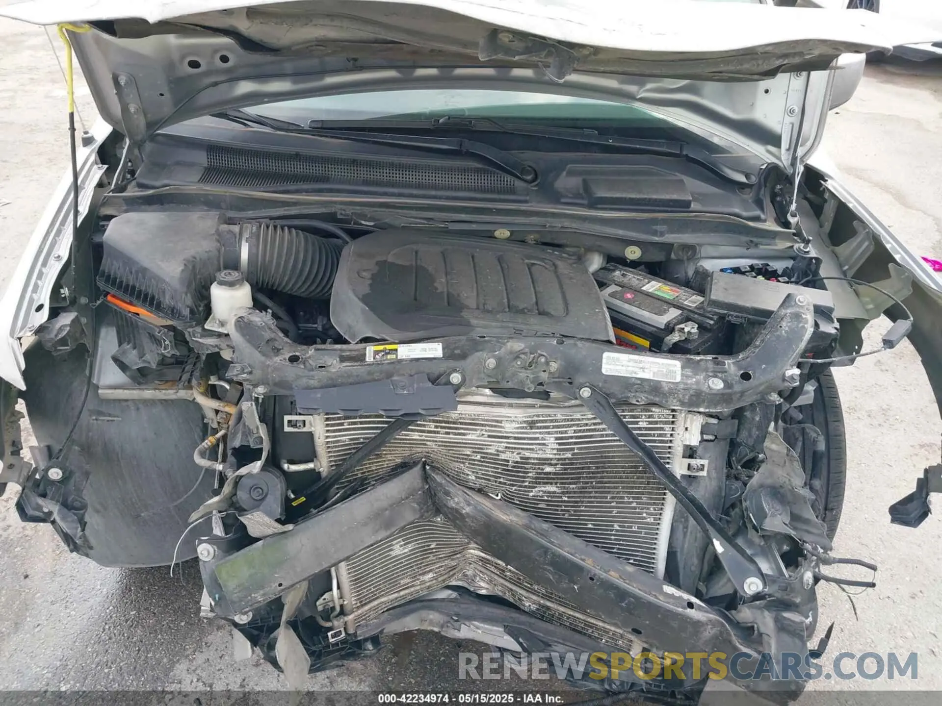 10 Photograph of a damaged car 2C4RDGCG5KR800489 DODGE GRAND CARAVAN 2019