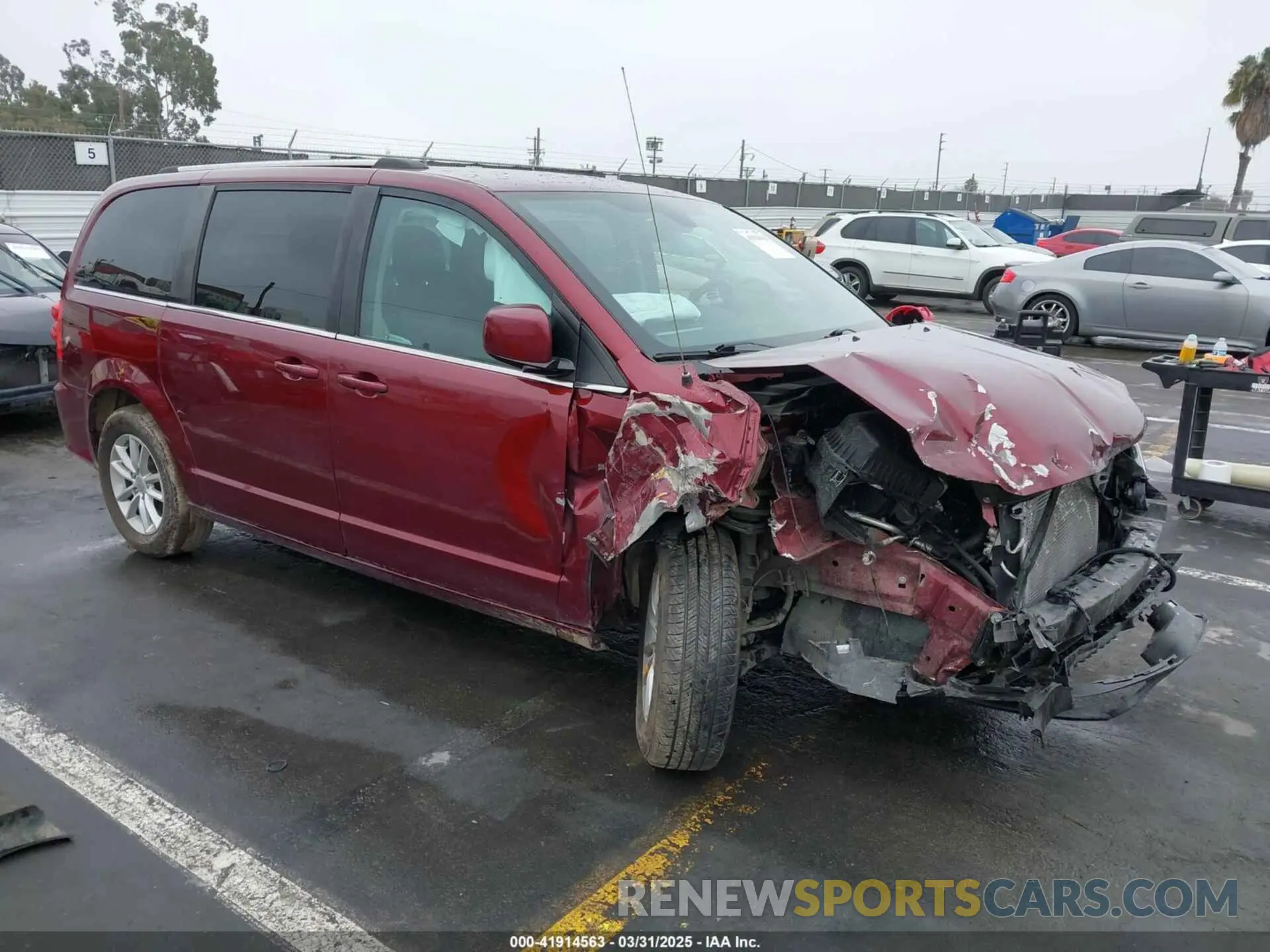 1 Фотография поврежденного автомобиля 2C4RDGCG6KR695817 DODGE GRAND CARAVAN 2019