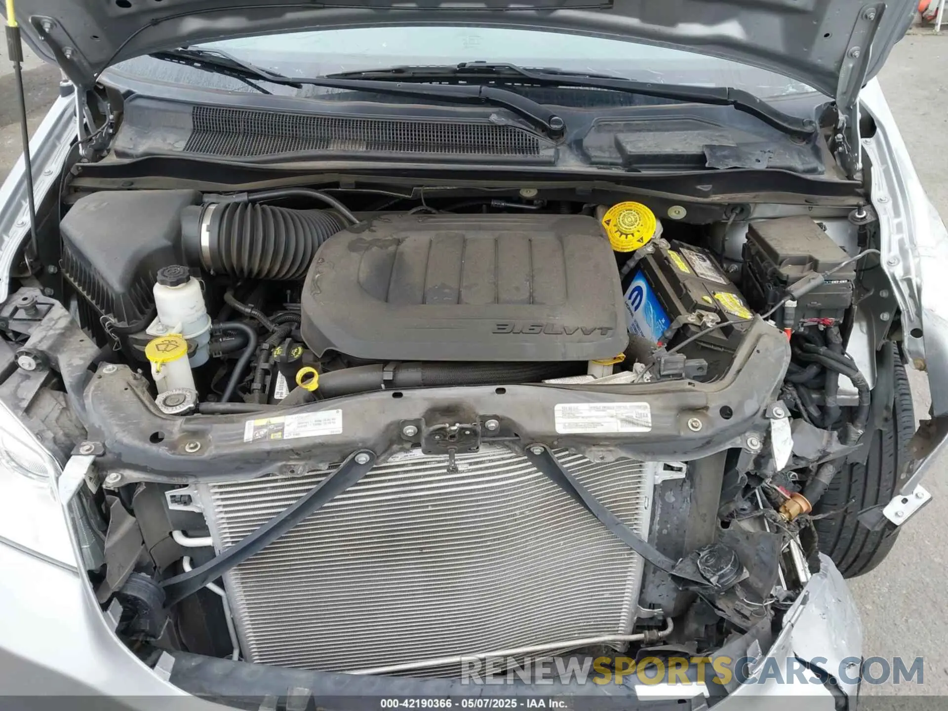 10 Photograph of a damaged car 2C4RDGCG6KR754073 DODGE GRAND CARAVAN 2019