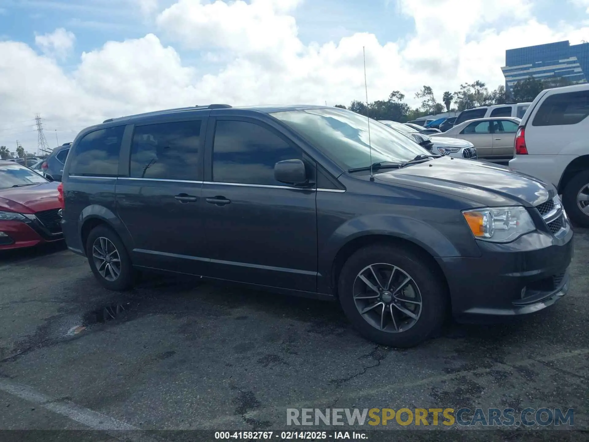13 Фотография поврежденного автомобиля 2C4RDGCG7KR691775 DODGE GRAND CARAVAN 2019