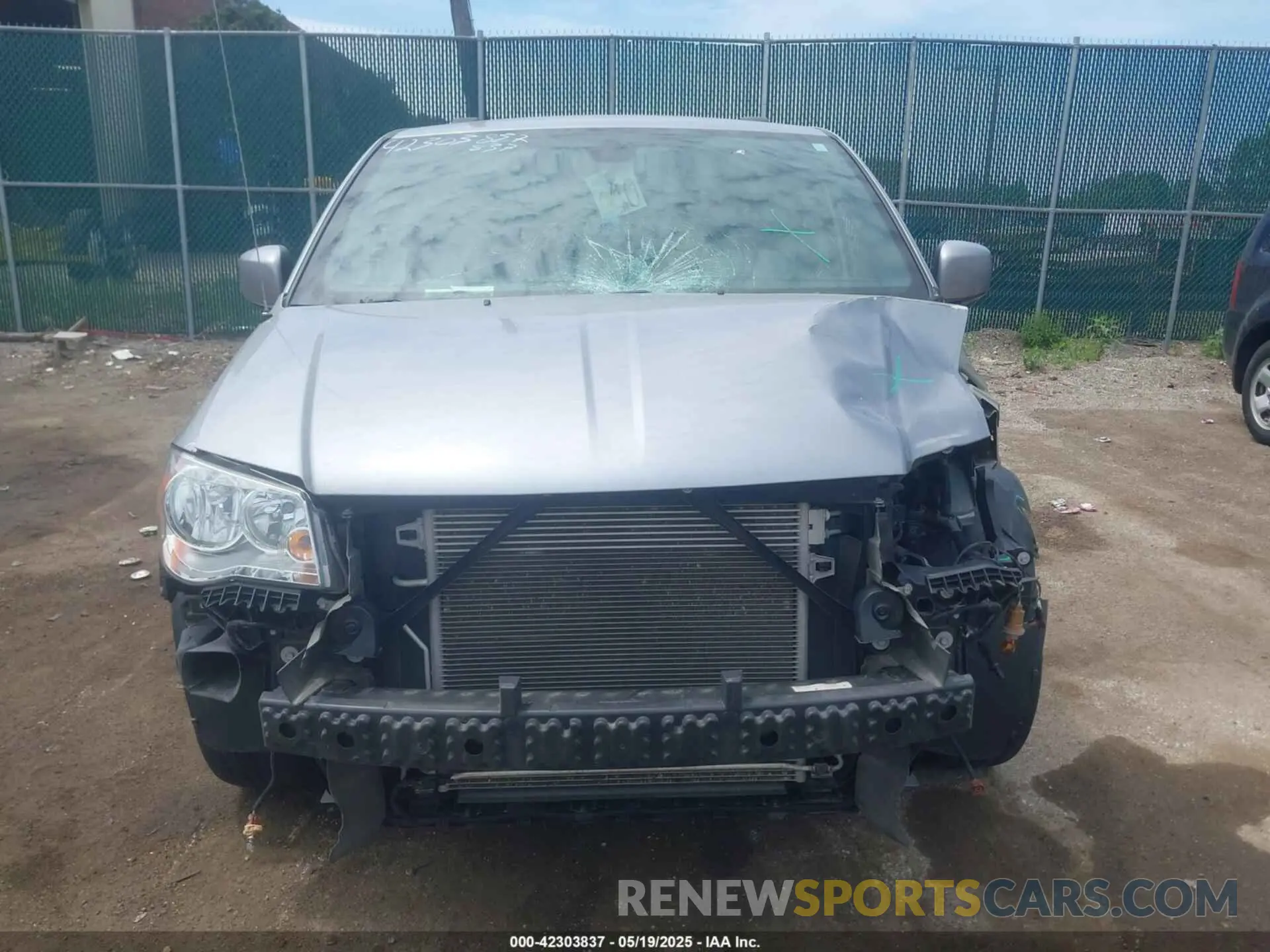 13 Photograph of a damaged car 2C4RDGCG7KR716495 DODGE GRAND CARAVAN 2019