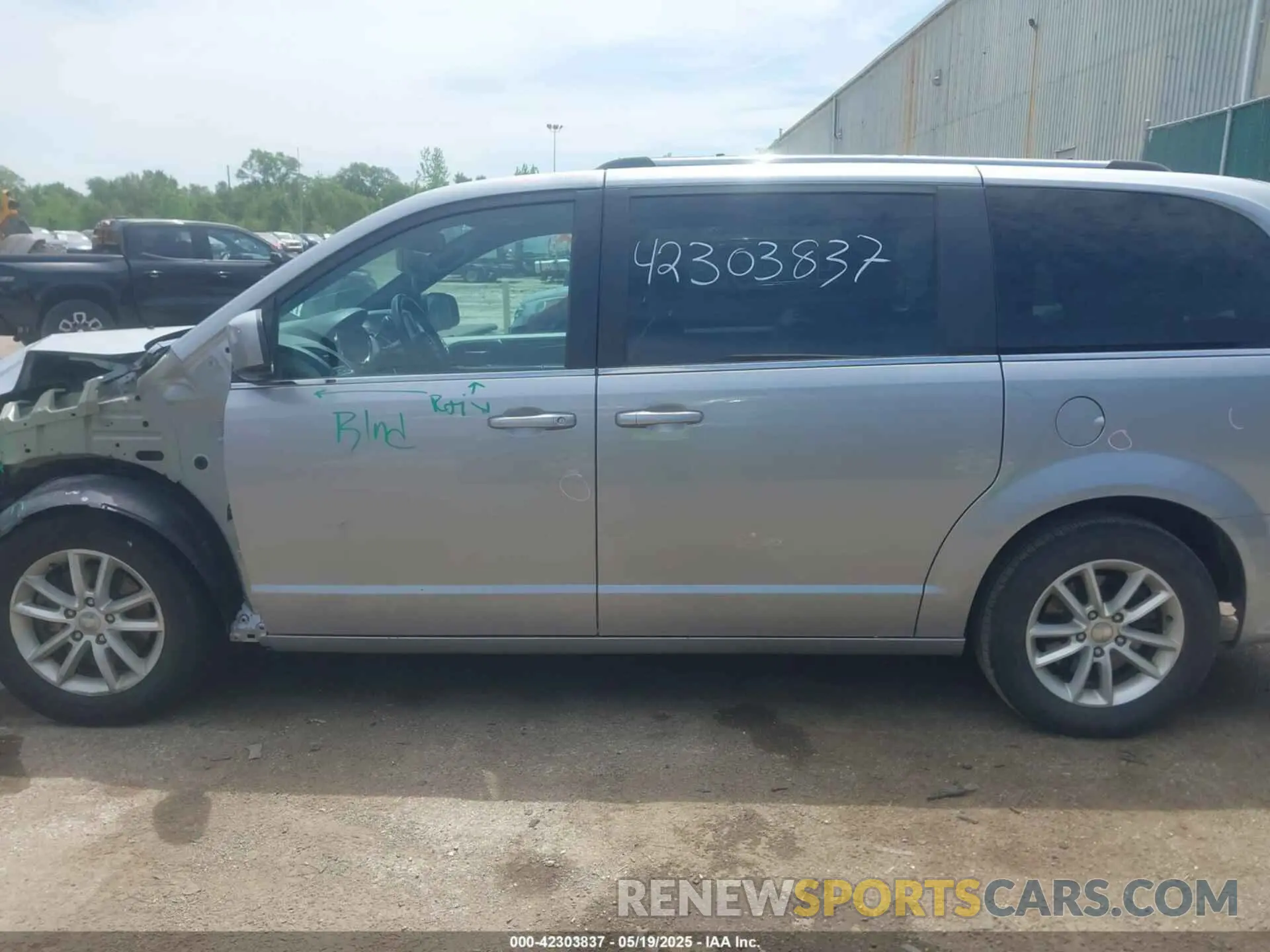 15 Photograph of a damaged car 2C4RDGCG7KR716495 DODGE GRAND CARAVAN 2019
