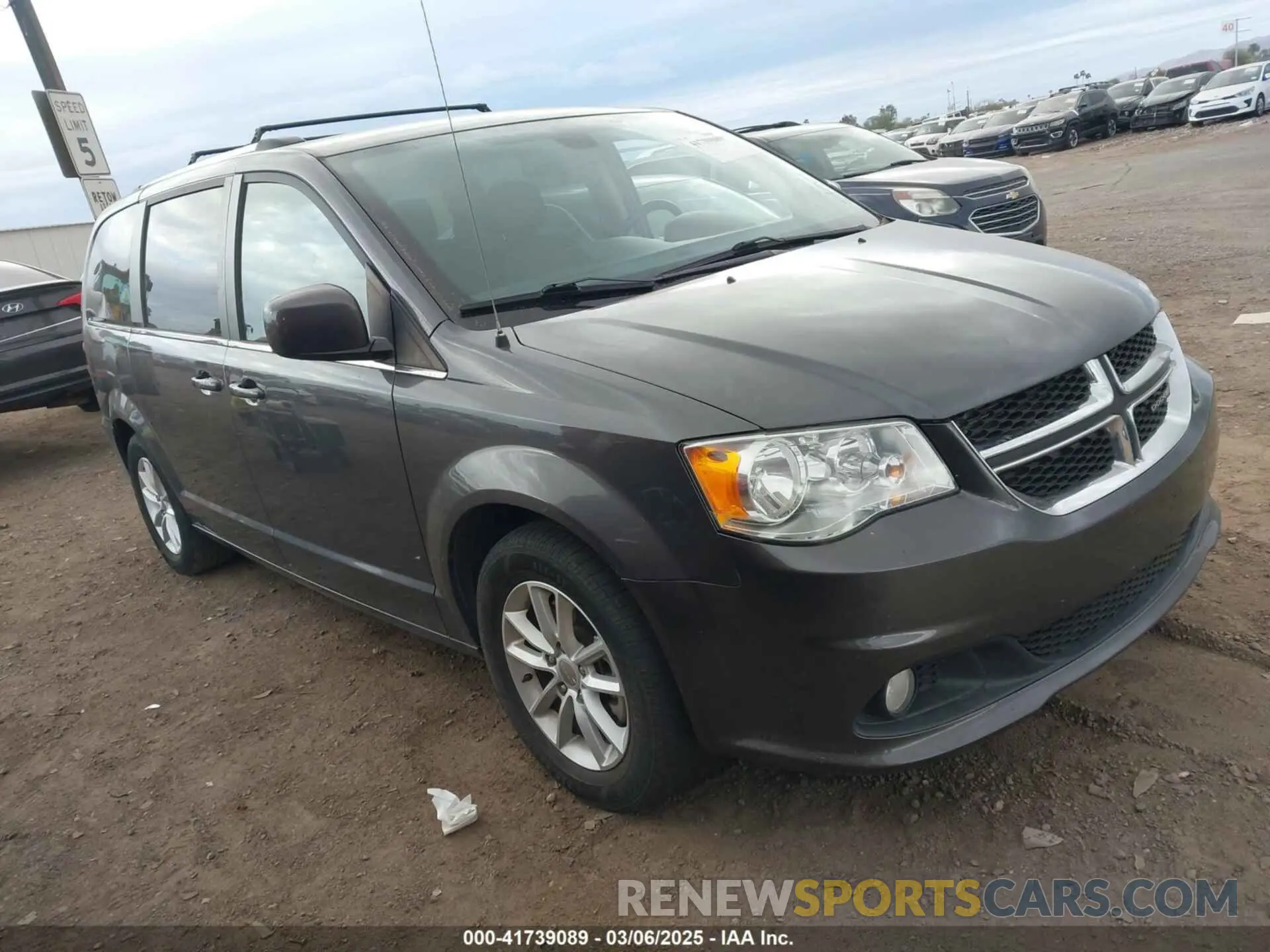 1 Photograph of a damaged car 2C4RDGCG7KR754048 DODGE GRAND CARAVAN 2019