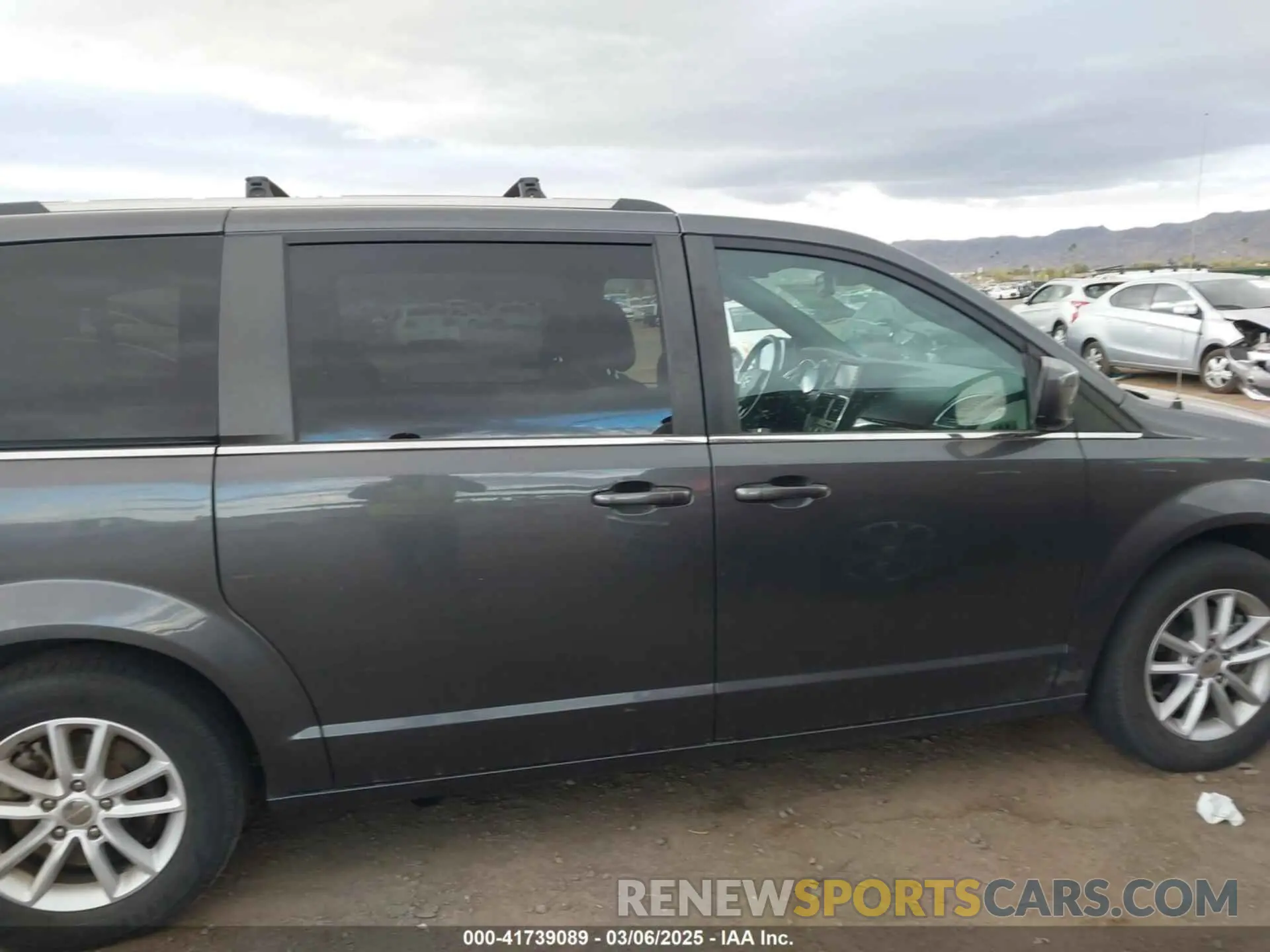 13 Photograph of a damaged car 2C4RDGCG7KR754048 DODGE GRAND CARAVAN 2019