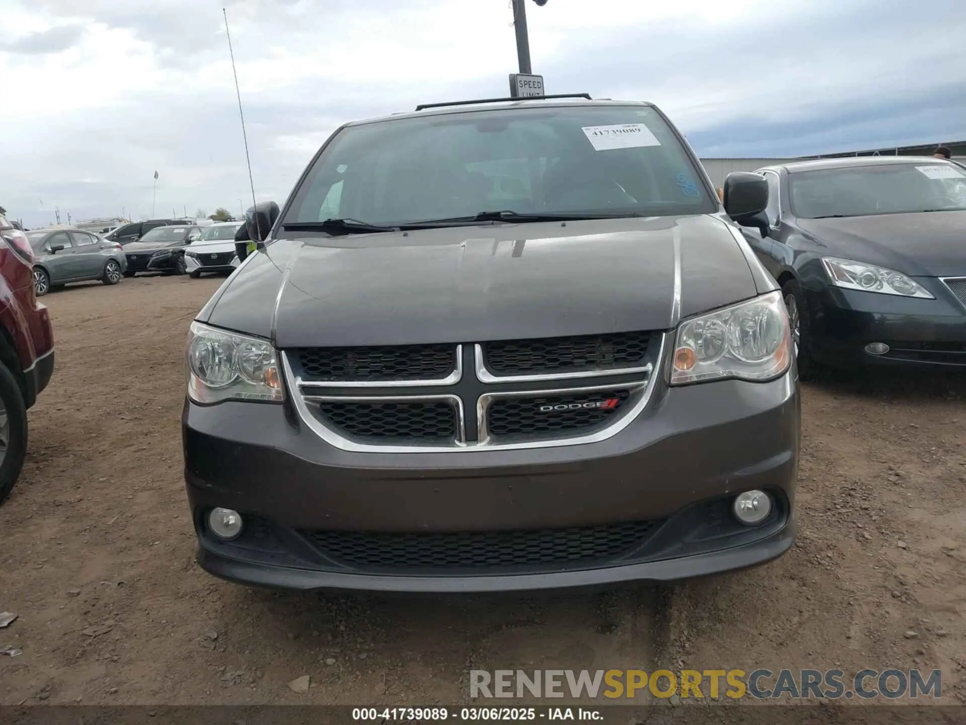 6 Photograph of a damaged car 2C4RDGCG7KR754048 DODGE GRAND CARAVAN 2019