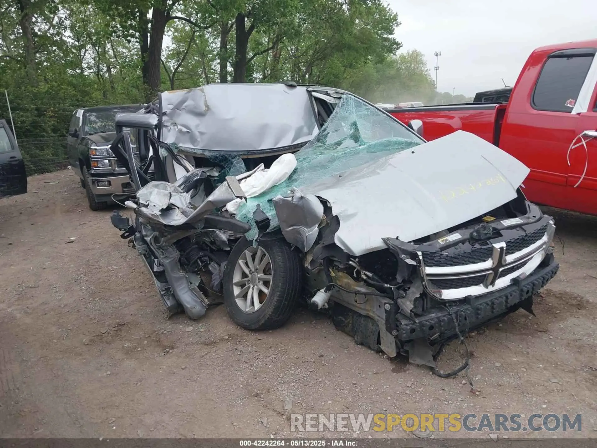 1 Photograph of a damaged car 2C4RDGCG8KR545305 DODGE GRAND CARAVAN 2019