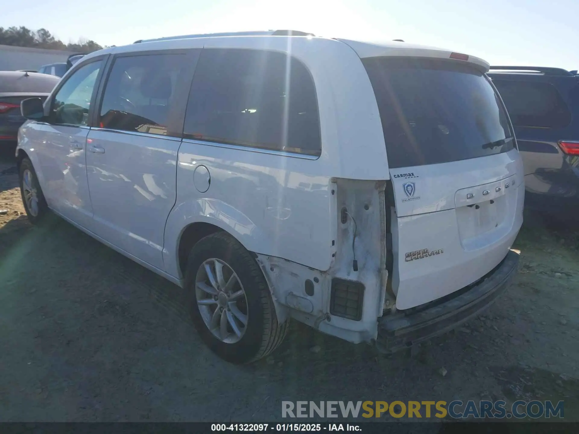 3 Photograph of a damaged car 2C4RDGCG8KR761462 DODGE GRAND CARAVAN 2019