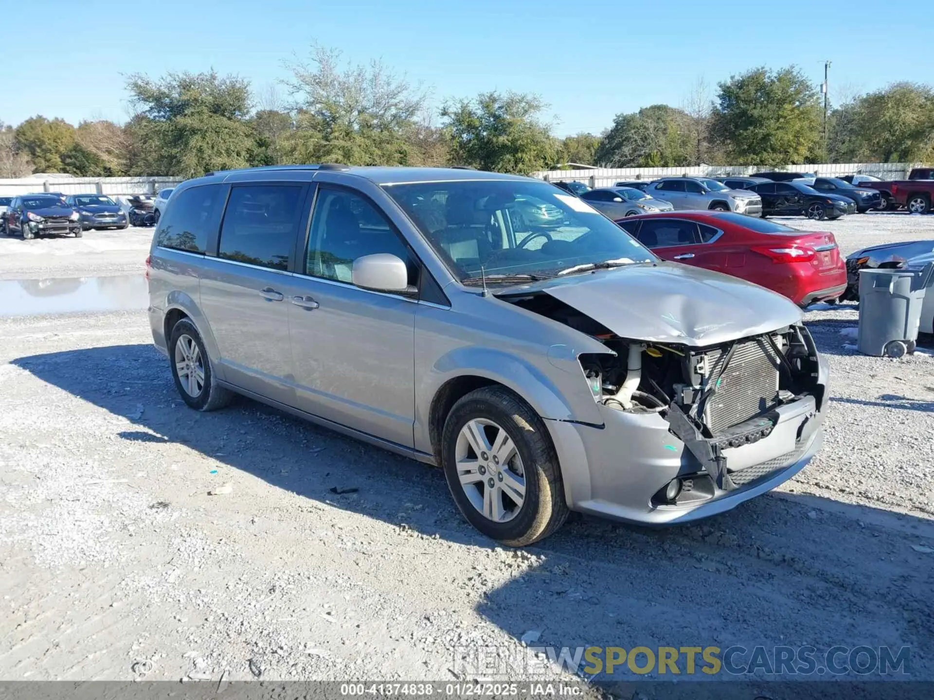 1 Photograph of a damaged car 2C4RDGCG8KR774213 DODGE GRAND CARAVAN 2019