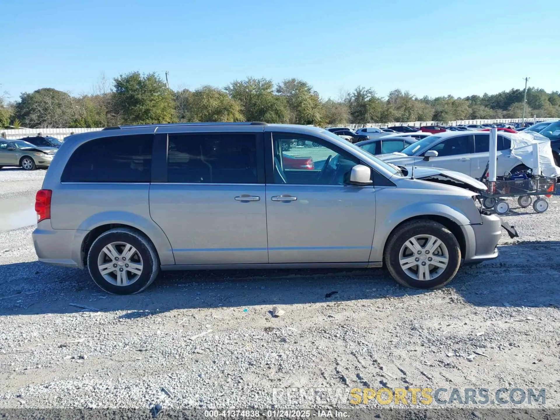13 Photograph of a damaged car 2C4RDGCG8KR774213 DODGE GRAND CARAVAN 2019