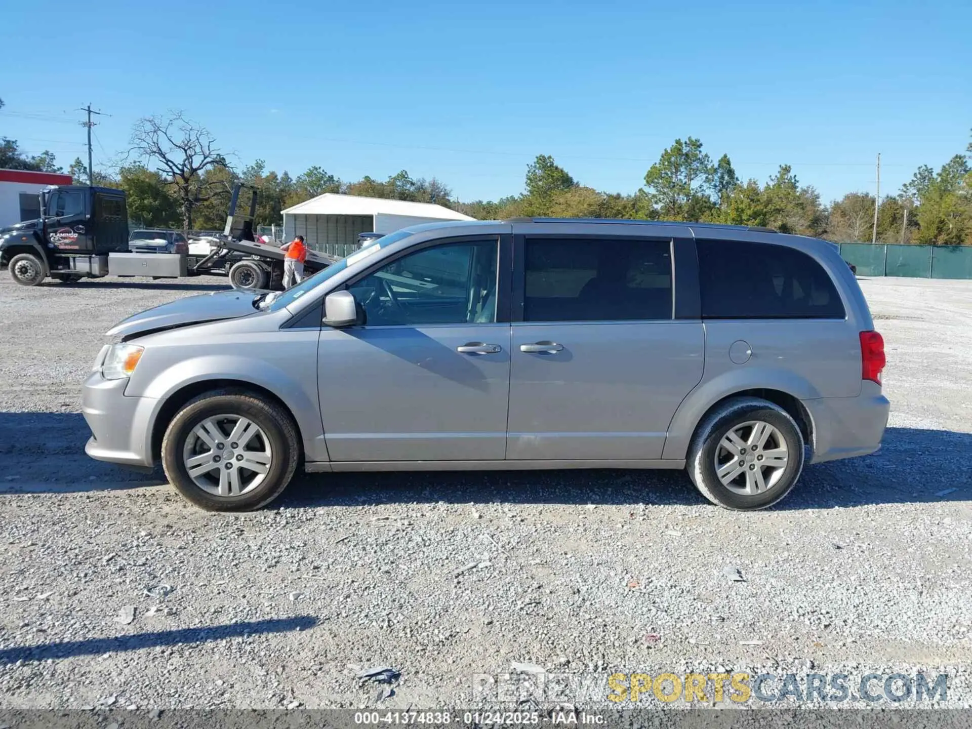 14 Photograph of a damaged car 2C4RDGCG8KR774213 DODGE GRAND CARAVAN 2019