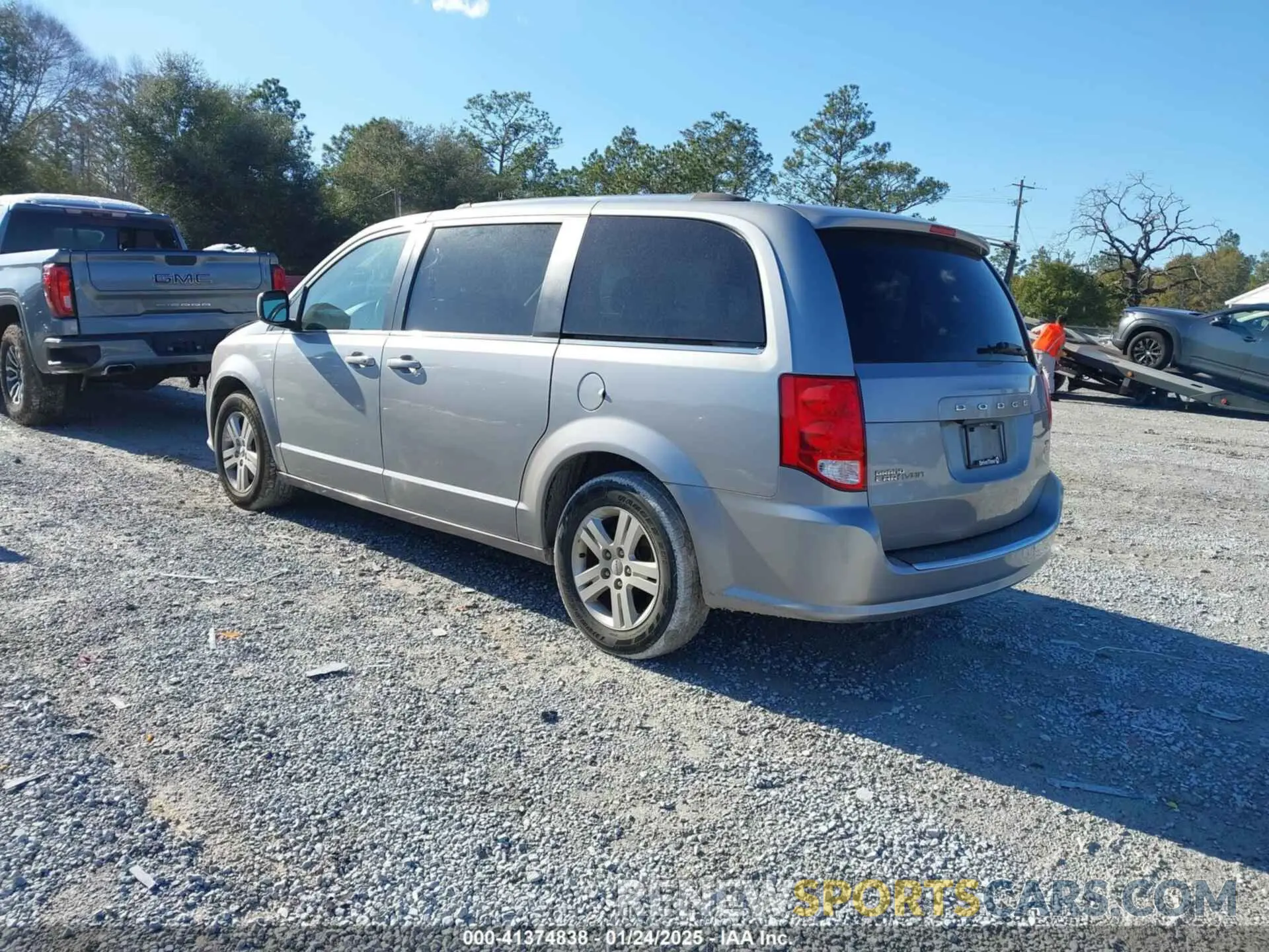 3 Photograph of a damaged car 2C4RDGCG8KR774213 DODGE GRAND CARAVAN 2019
