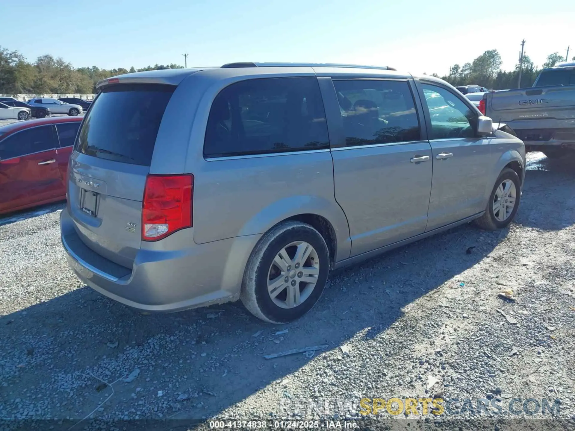 4 Photograph of a damaged car 2C4RDGCG8KR774213 DODGE GRAND CARAVAN 2019
