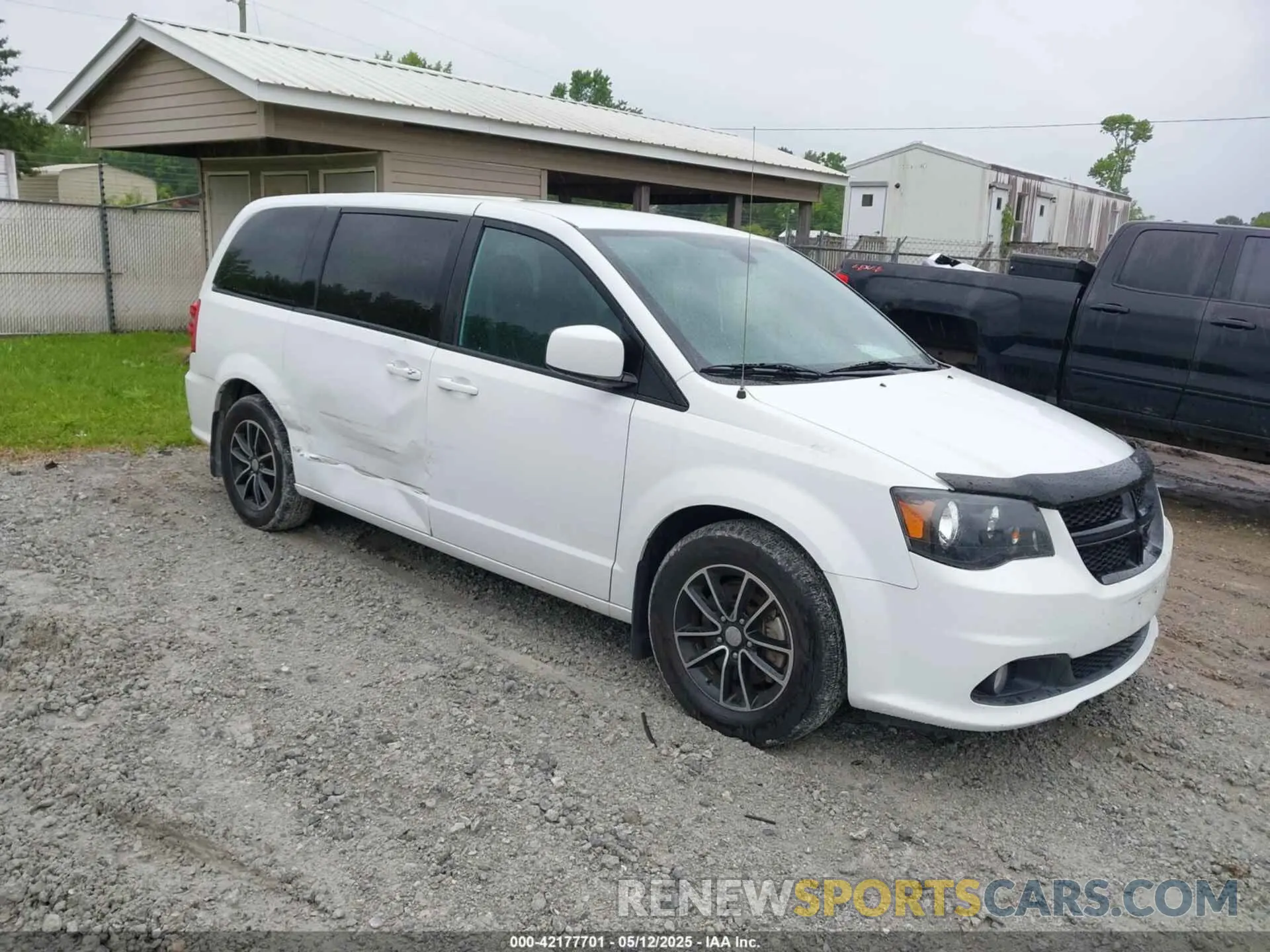 1 Photograph of a damaged car 2C4RDGCG9KR602580 DODGE GRAND CARAVAN 2019