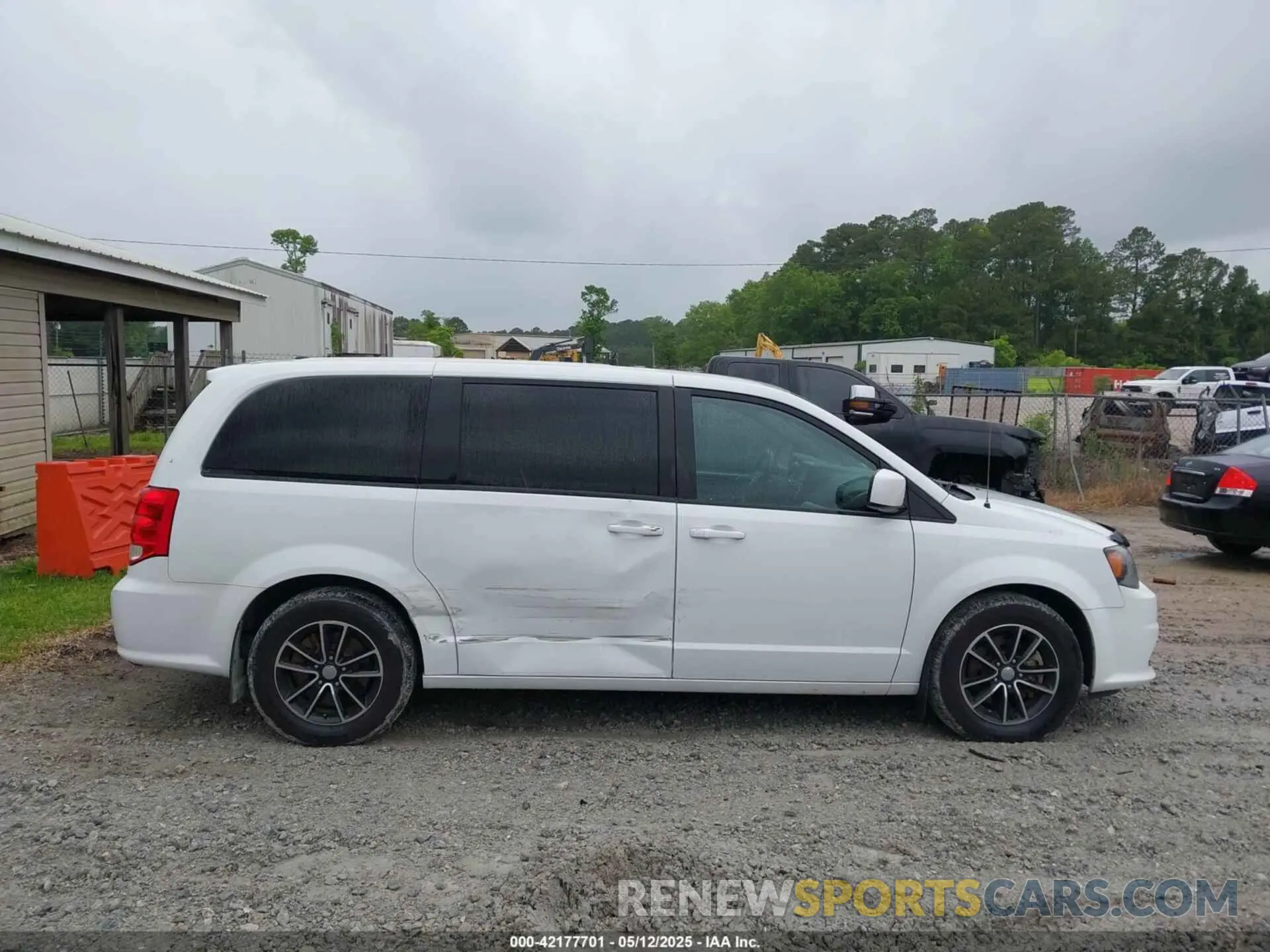 13 Photograph of a damaged car 2C4RDGCG9KR602580 DODGE GRAND CARAVAN 2019