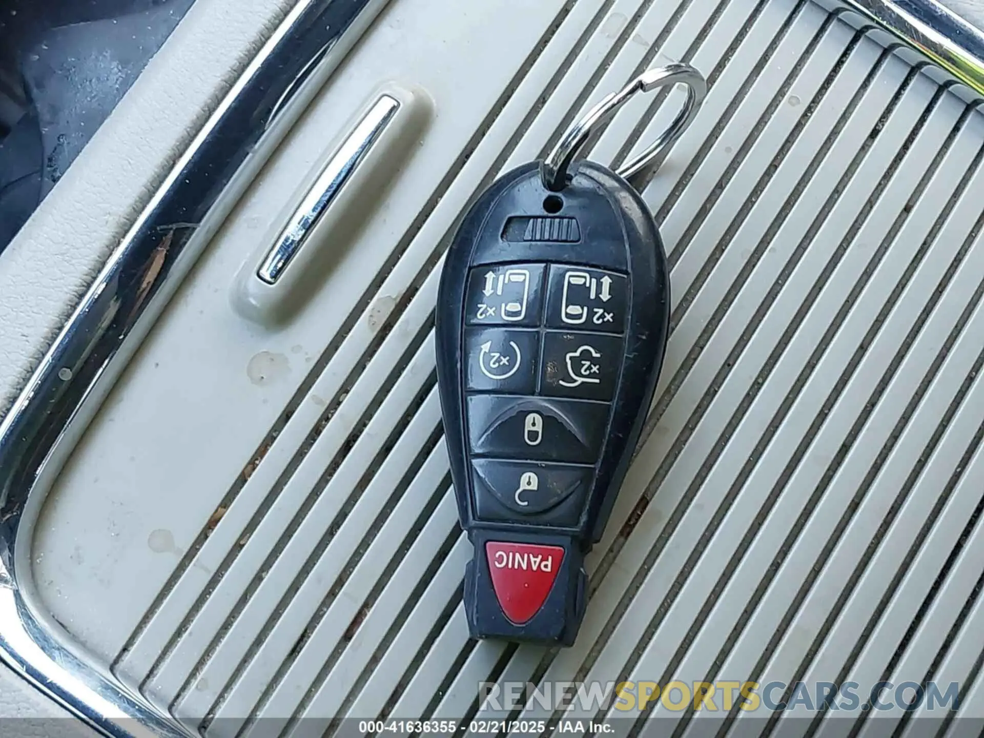 11 Photograph of a damaged car 2C4RDGCG9KR637121 DODGE GRAND CARAVAN 2019