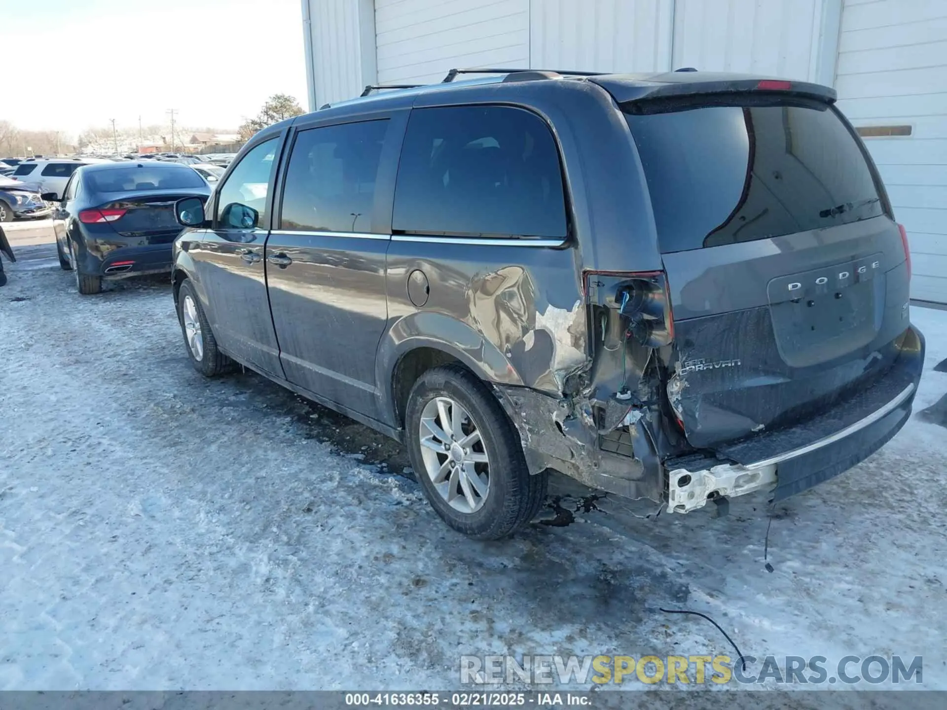 3 Photograph of a damaged car 2C4RDGCG9KR637121 DODGE GRAND CARAVAN 2019