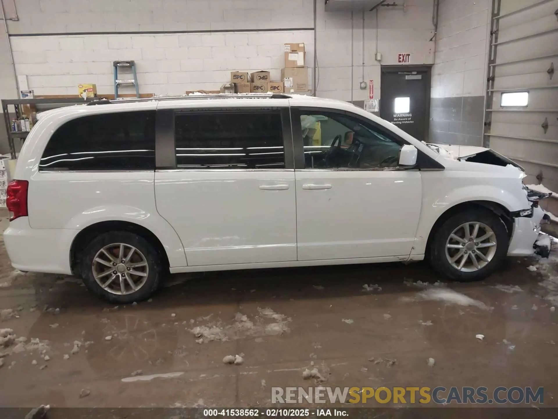 14 Photograph of a damaged car 2C4RDGCG9KR662455 DODGE GRAND CARAVAN 2019