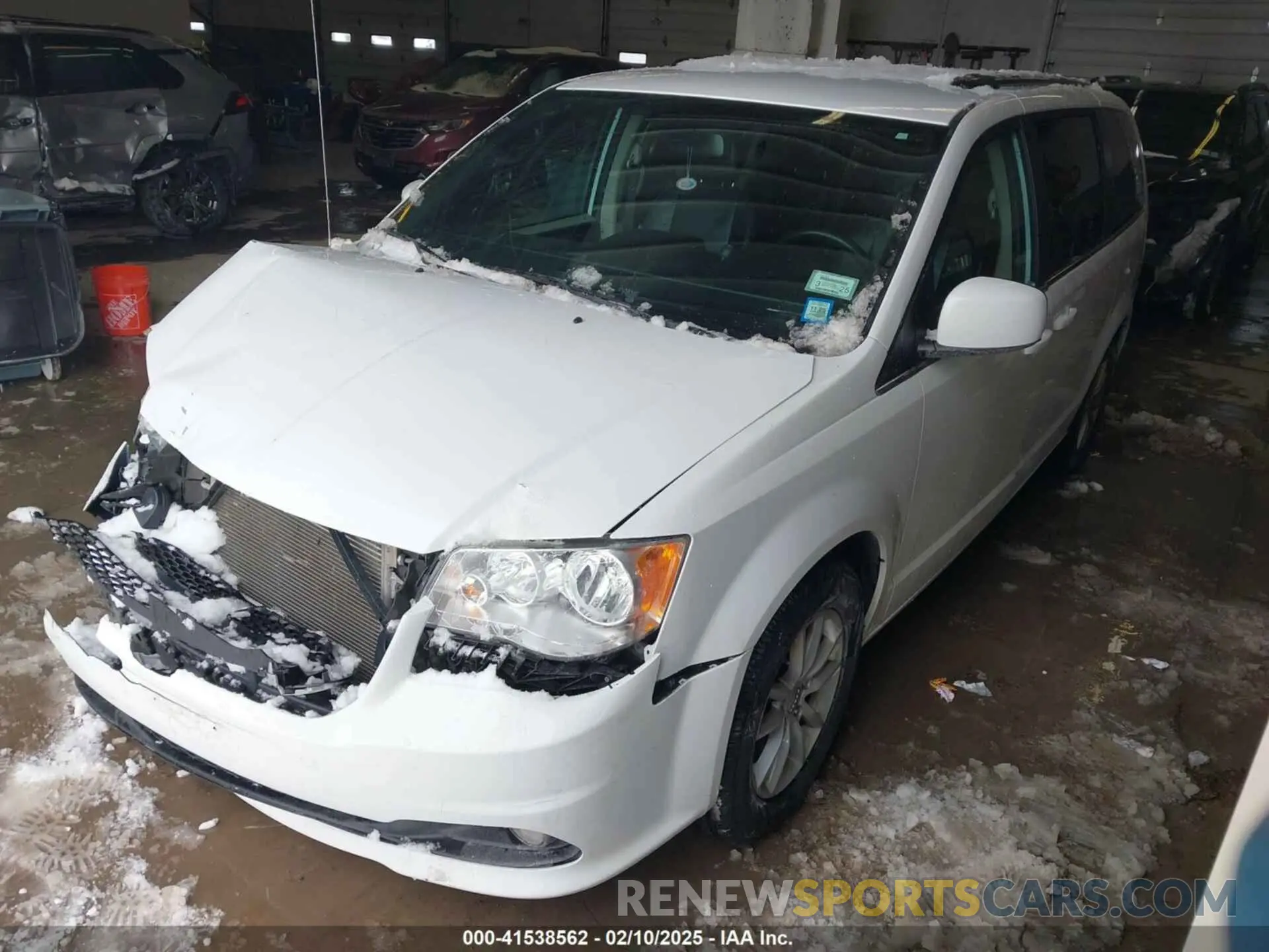 2 Photograph of a damaged car 2C4RDGCG9KR662455 DODGE GRAND CARAVAN 2019