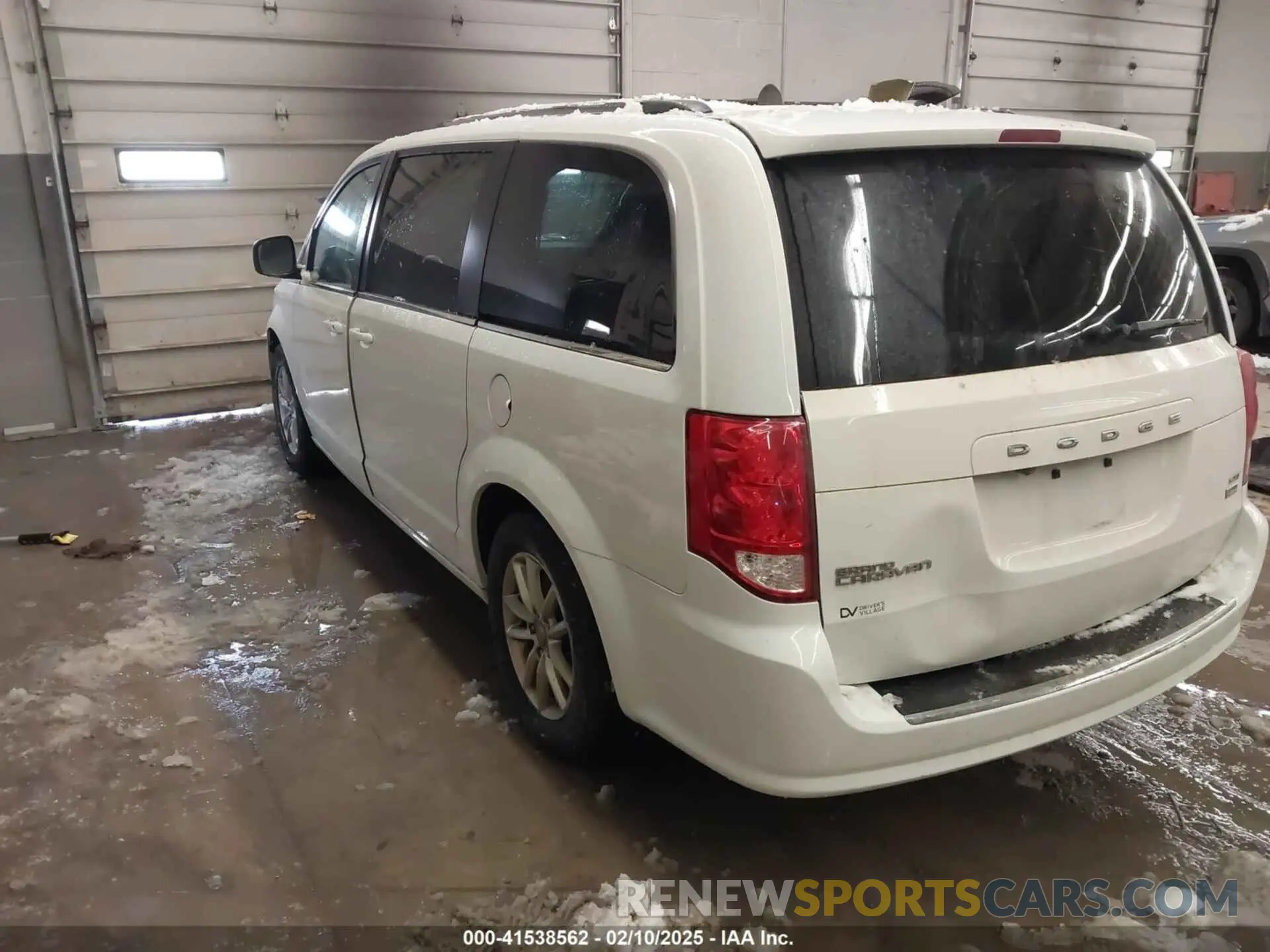 3 Photograph of a damaged car 2C4RDGCG9KR662455 DODGE GRAND CARAVAN 2019