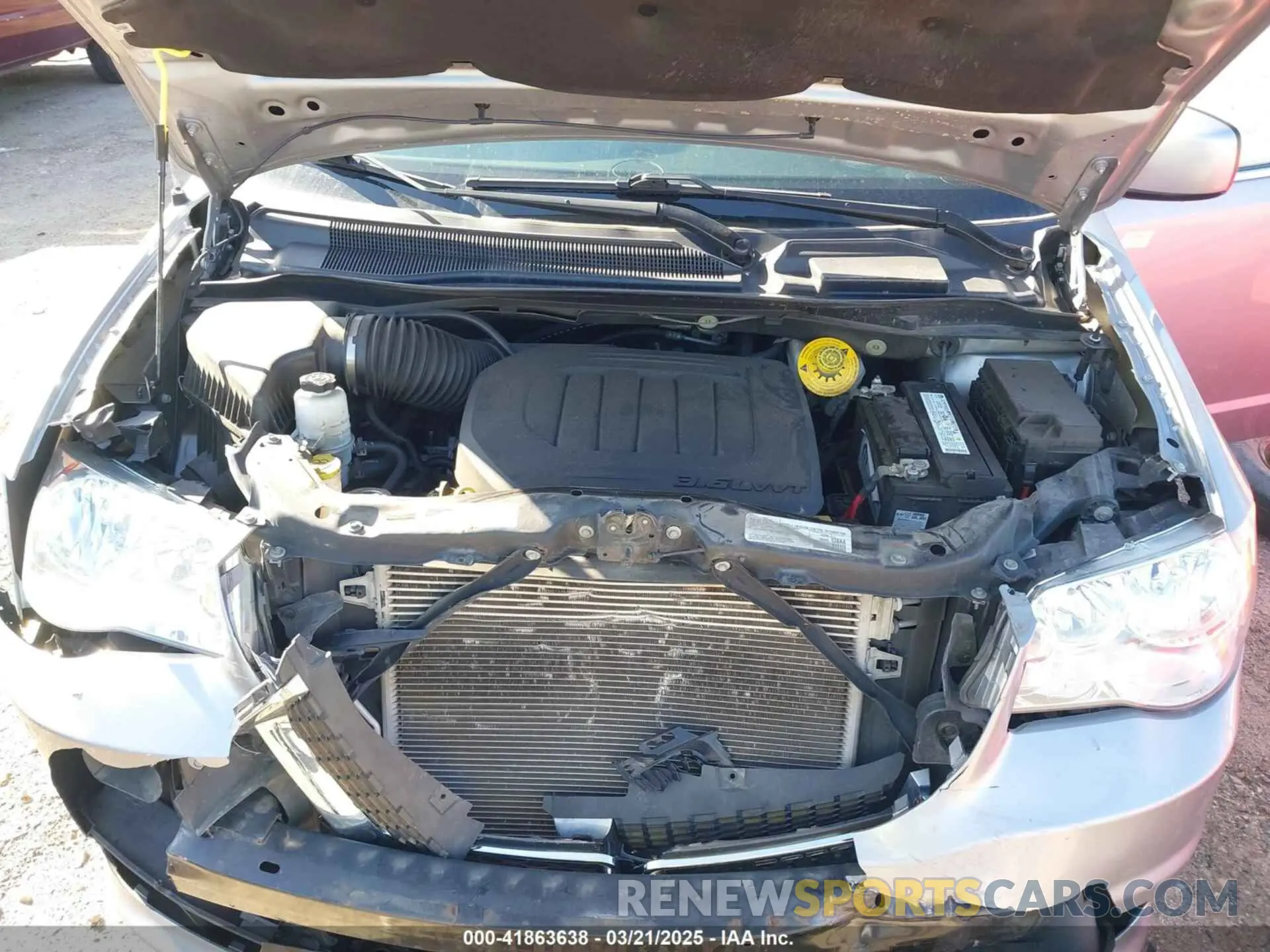 10 Photograph of a damaged car 2C4RDGCG9KR761325 DODGE GRAND CARAVAN 2019