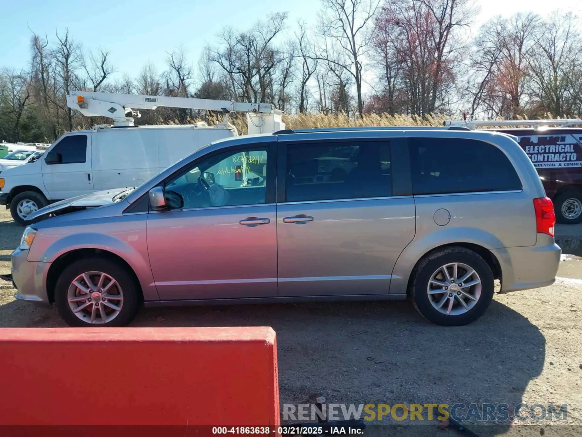 15 Photograph of a damaged car 2C4RDGCG9KR761325 DODGE GRAND CARAVAN 2019