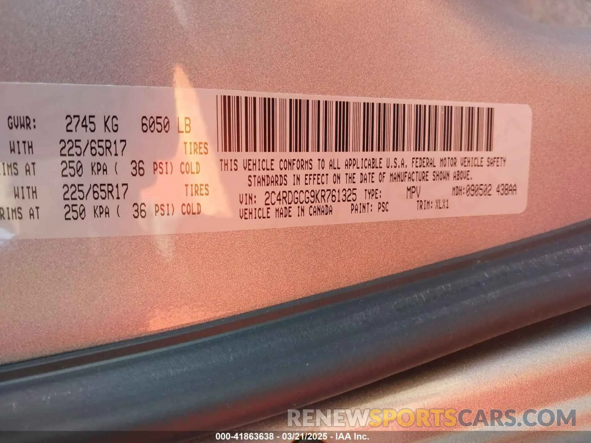 9 Photograph of a damaged car 2C4RDGCG9KR761325 DODGE GRAND CARAVAN 2019