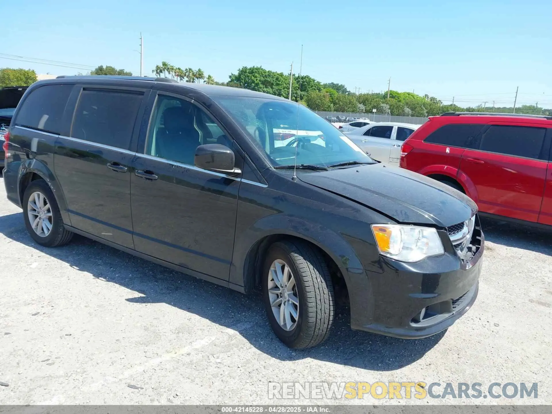 1 Фотография поврежденного автомобиля 2C4RDGCGXKR743304 DODGE GRAND CARAVAN 2019